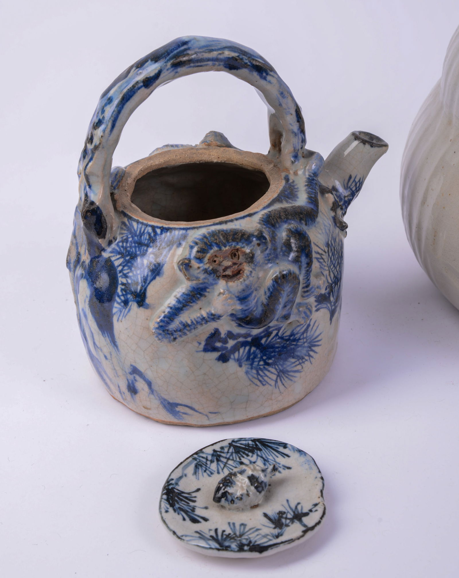 Three Chinese Porcelain Items. - 3