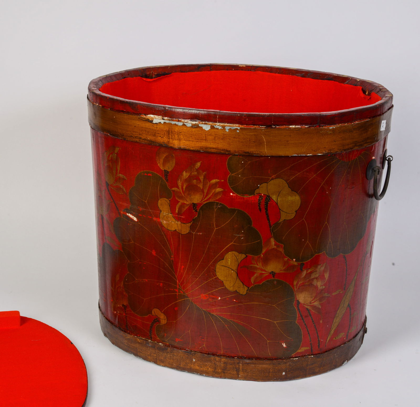 Large Red Lacquer Container. - 4
