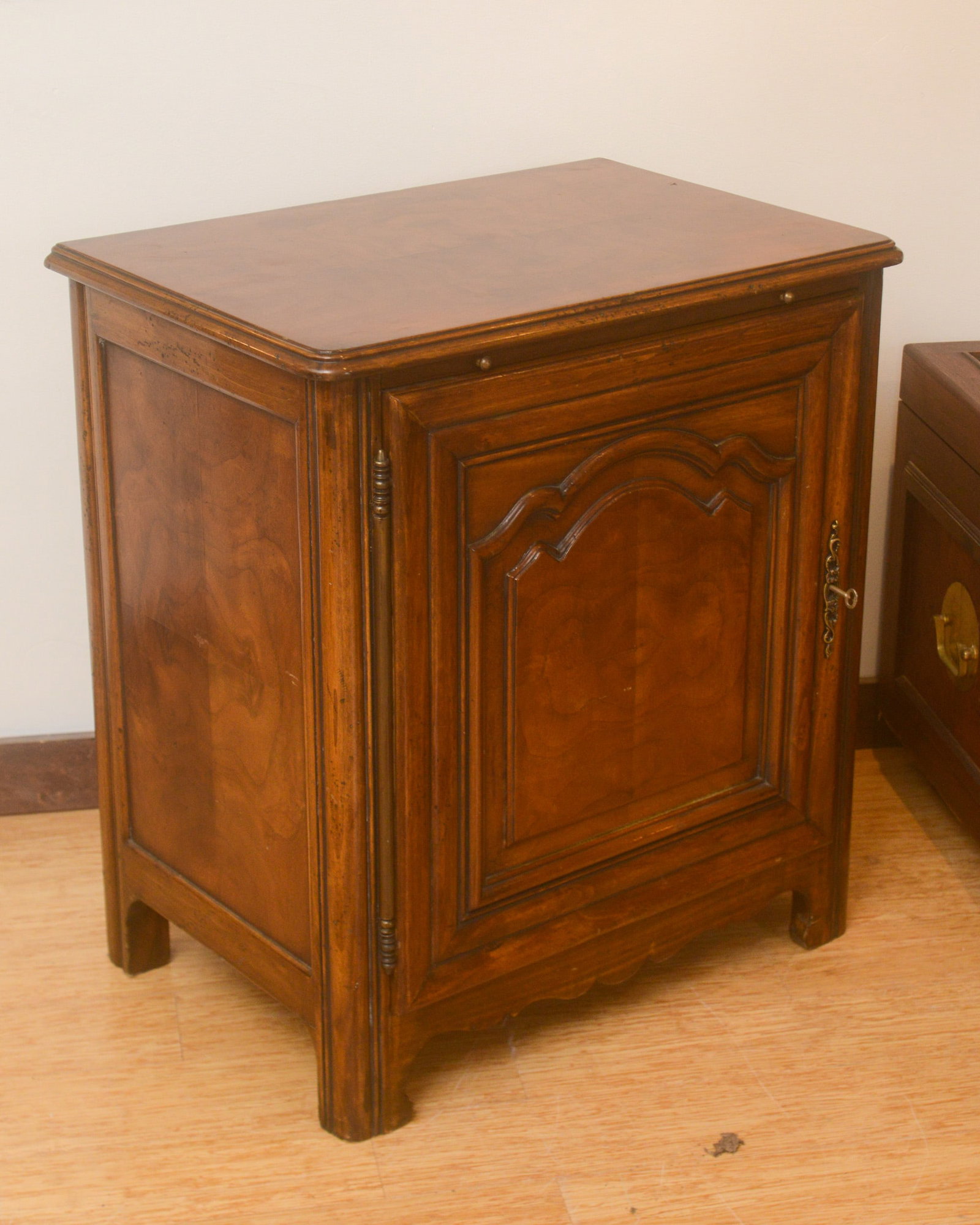 20th Century Burl Walnut French Provincial Stand: Having pull out writing surface over storage area. Height 30 inches, width 27 inches, depth 18 1/4 inches.