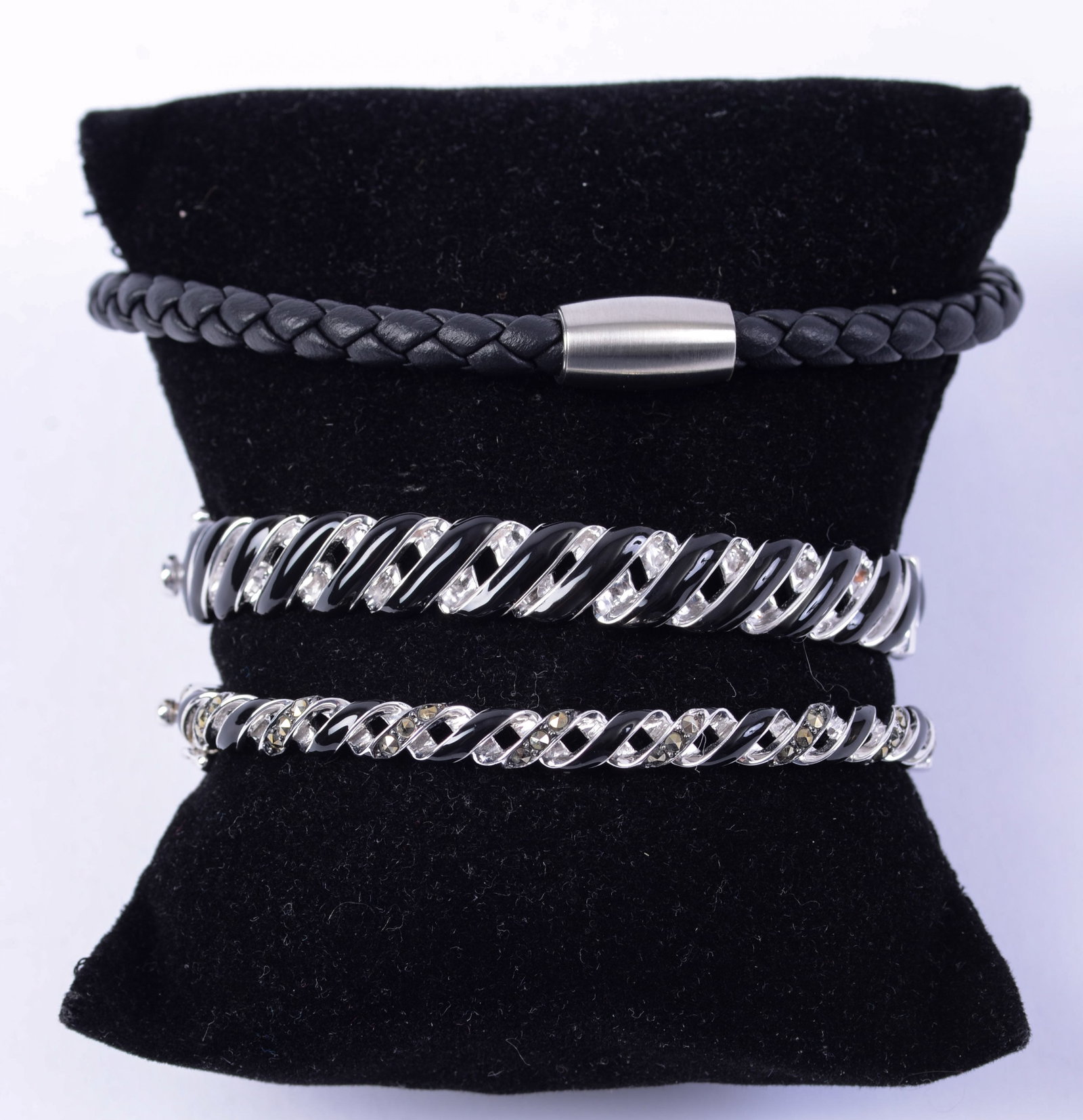Two Jan Leslie Reef Ribbon Bracelets.: Along with a braided bracelet, 2.5 inches.