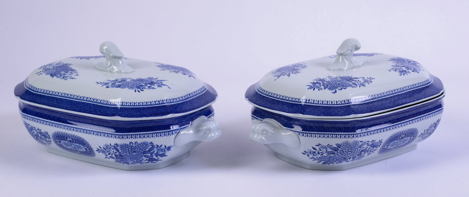 Pair of Blue and White Copeland Spode Fitzhugh Covered Tureens (1 of 5)