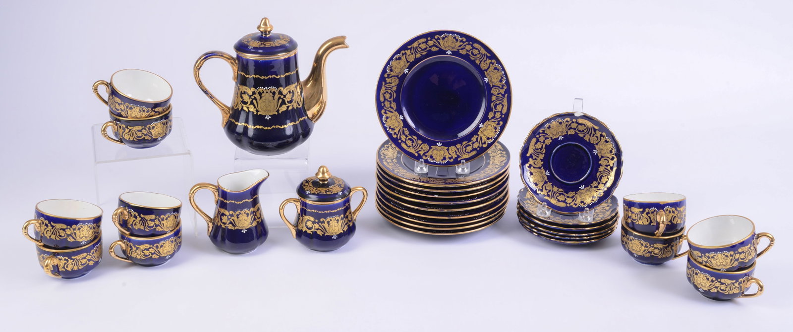 Cobalt and Gold Tea Service (1 of 4)