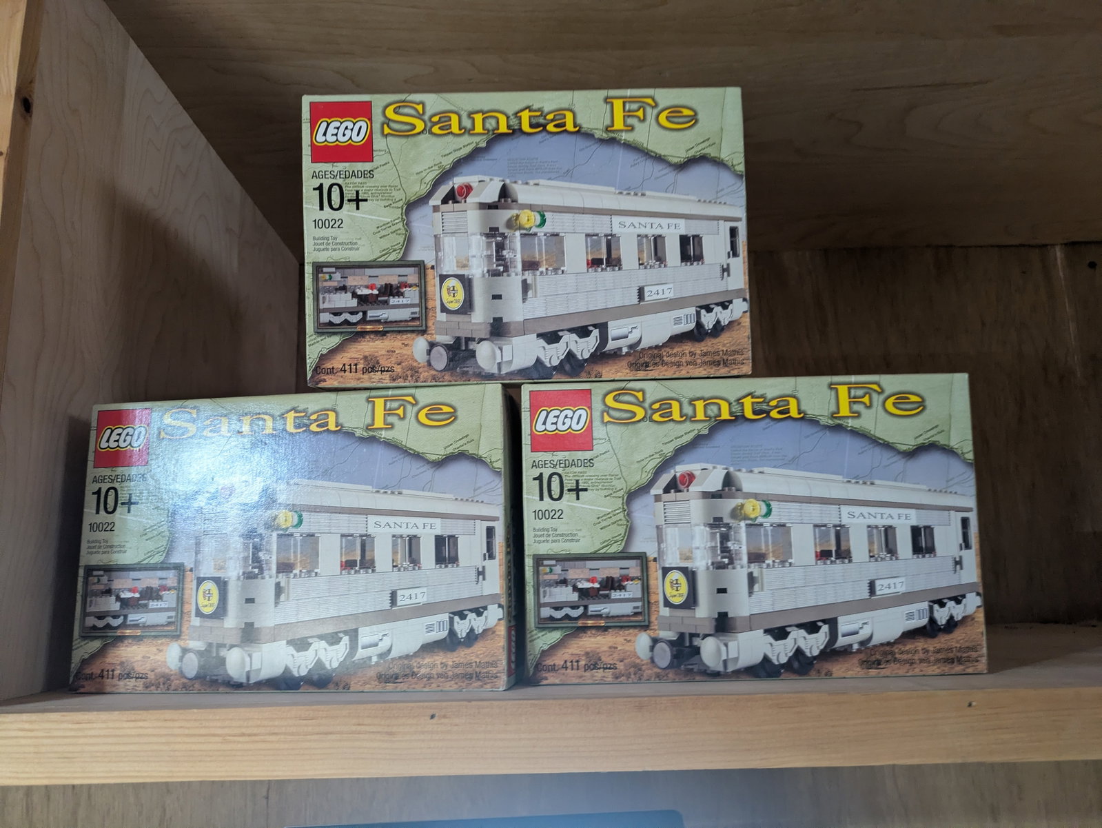 Three Lego Santa Fe Train Cars.: New in box.