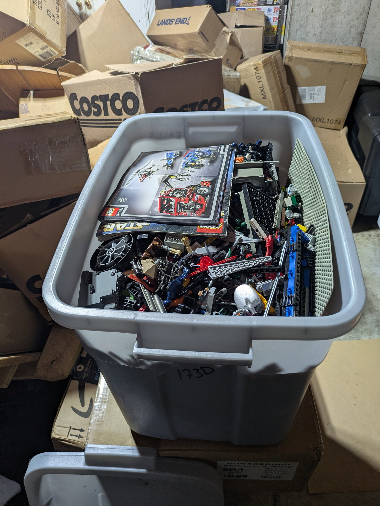 Large Tote Full of Legos.: Large Tote Full of Legos.