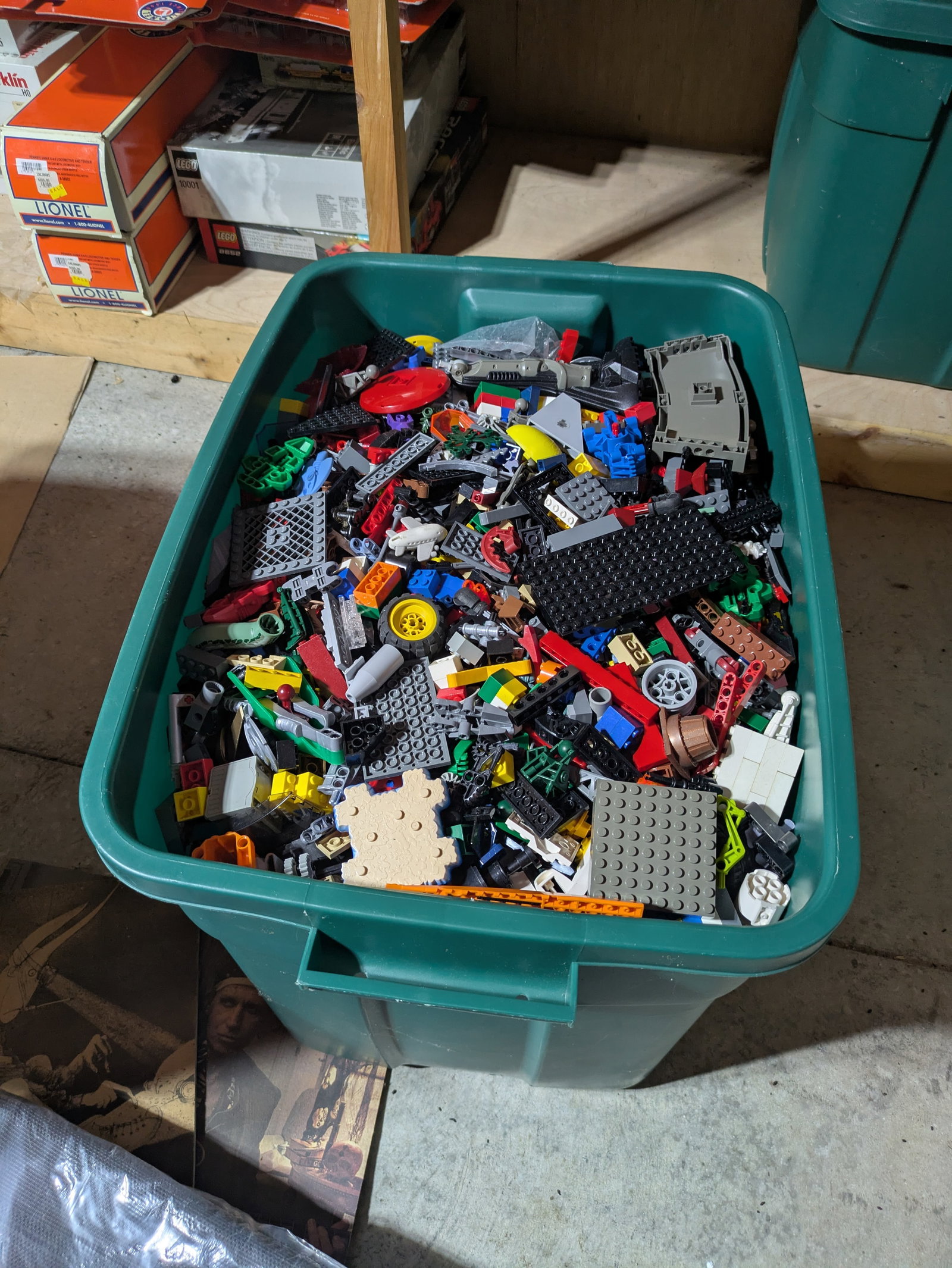 Large Tote Full of Legos.: Large Tote Full of Legos.