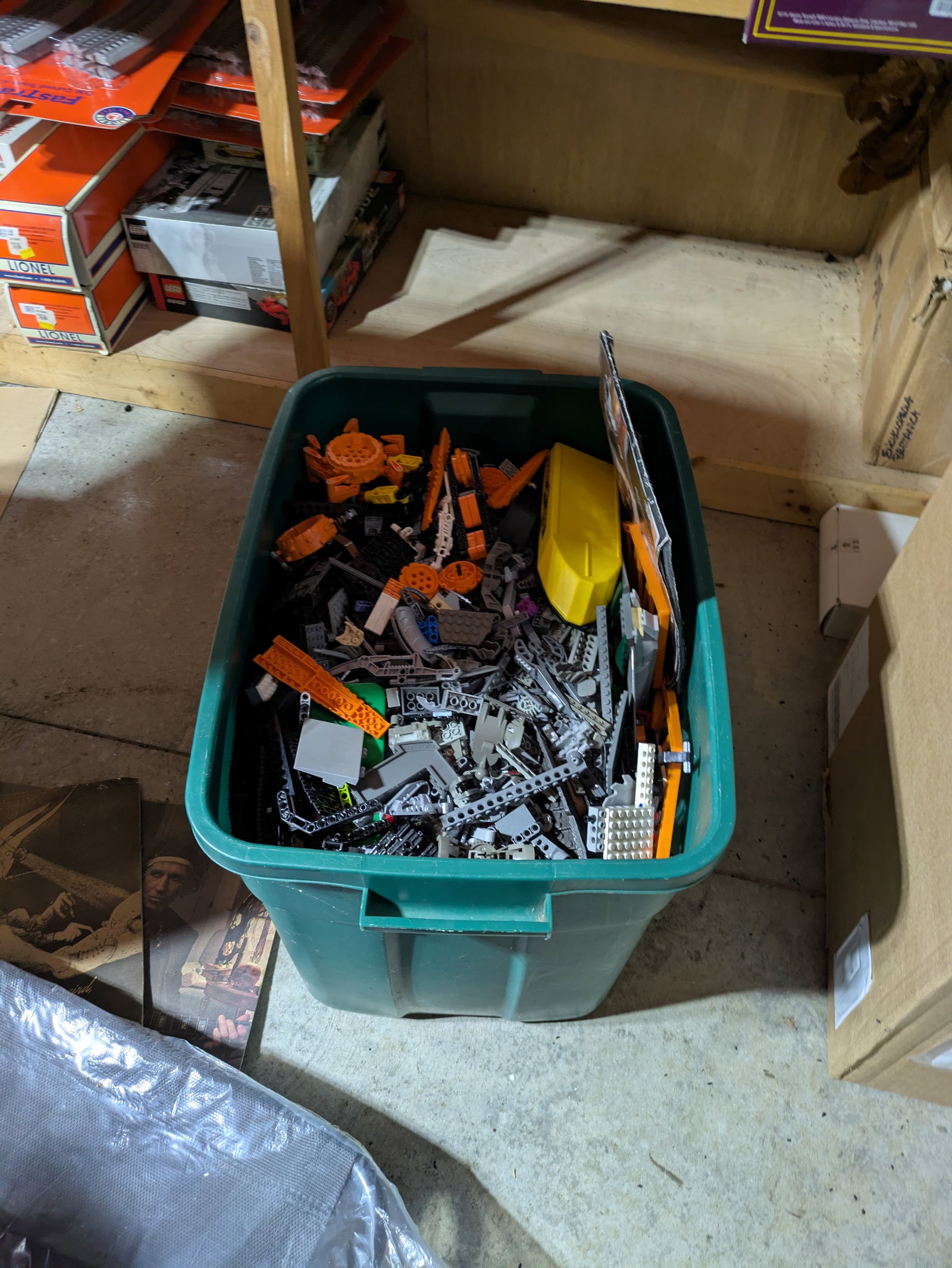 Large Tote Full of Legos.: Large Tote Full of Legos.