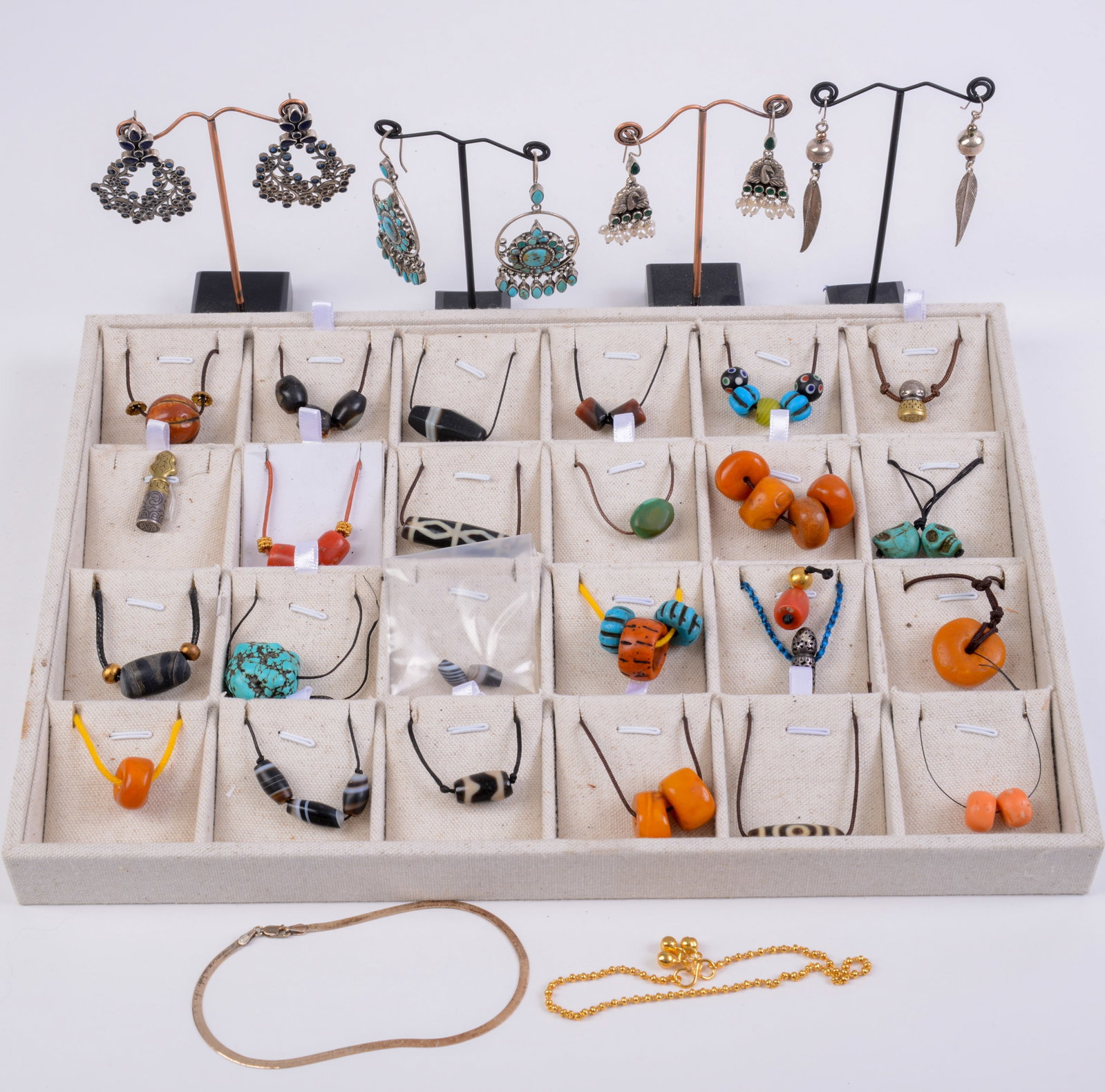 20+ Costume Jewelry Bracelets and Earrings.: New condition
