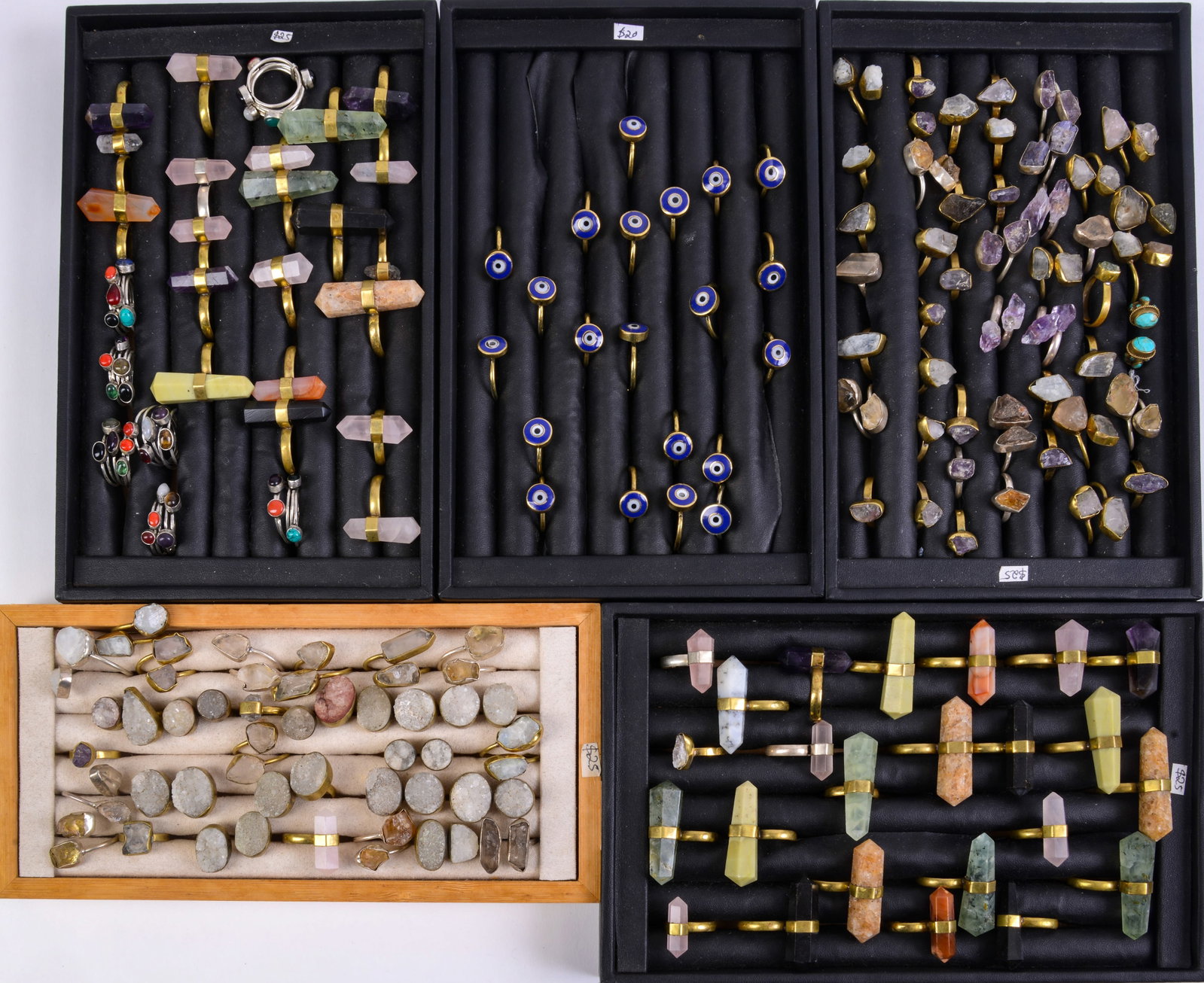 Large Collection of Costume Jewelry Rings.: 100+