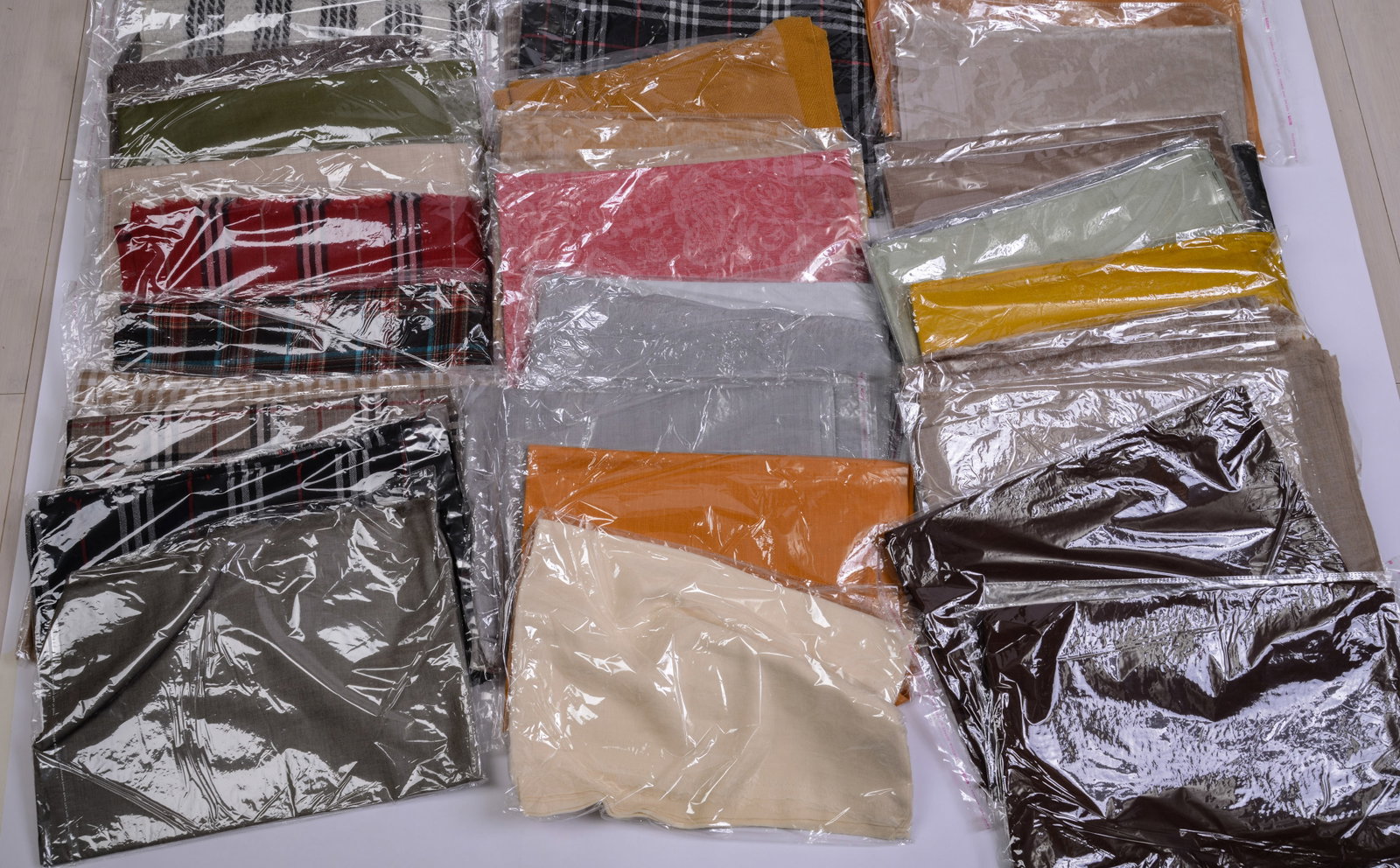 50 Pashmina Shawls. - 2