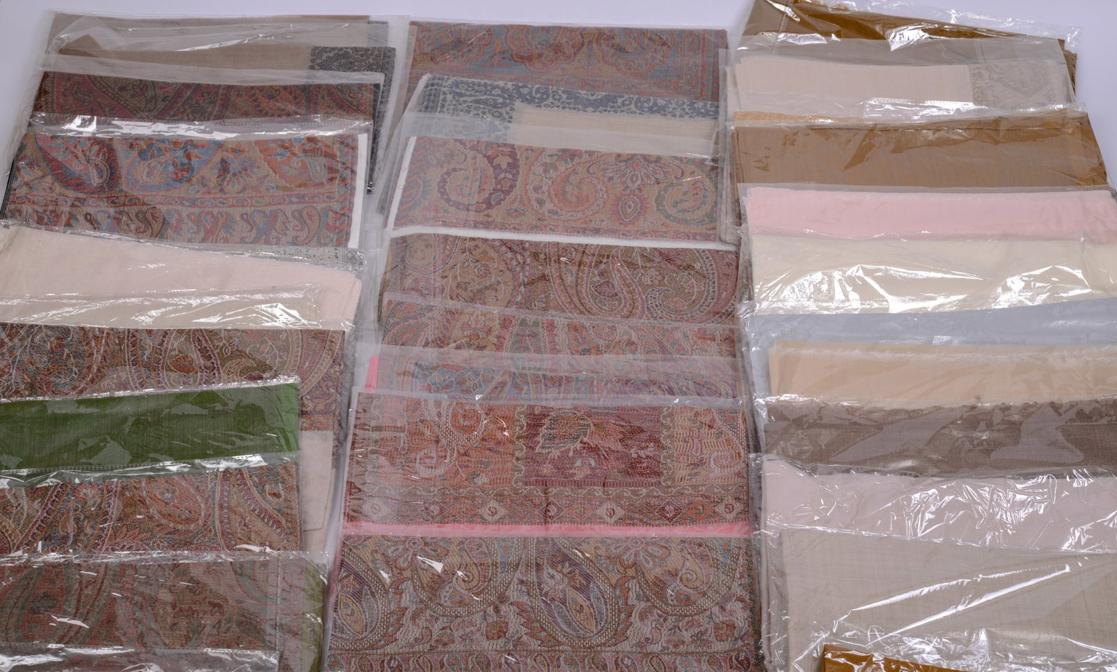 40 Pashmina Shawls. - 2