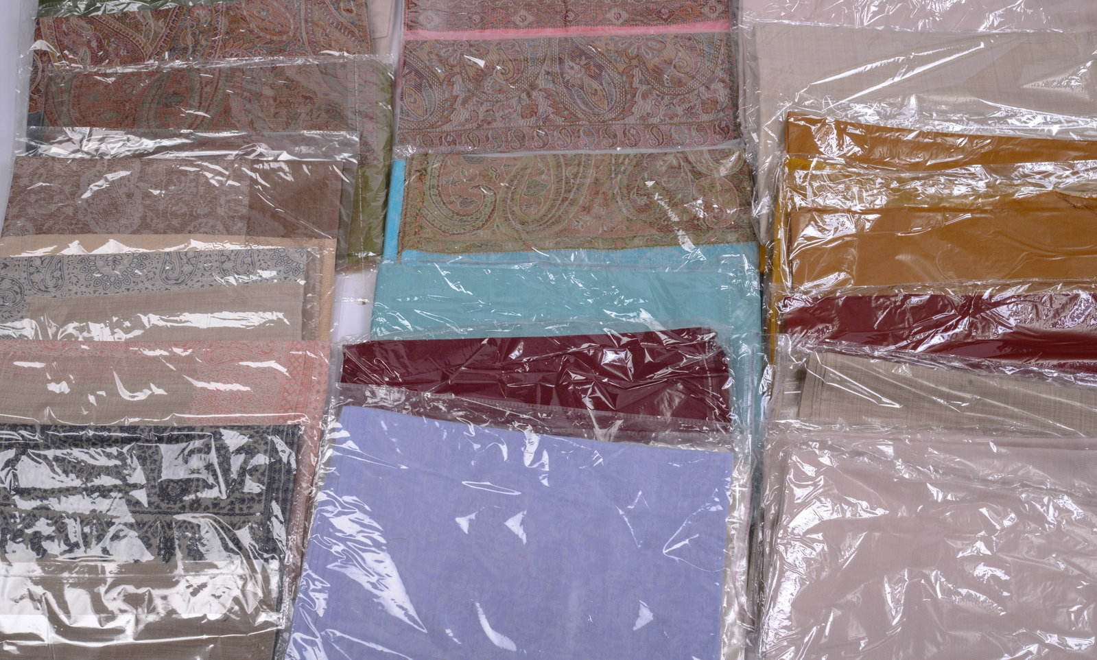 40 Pashmina Shawls. - 3
