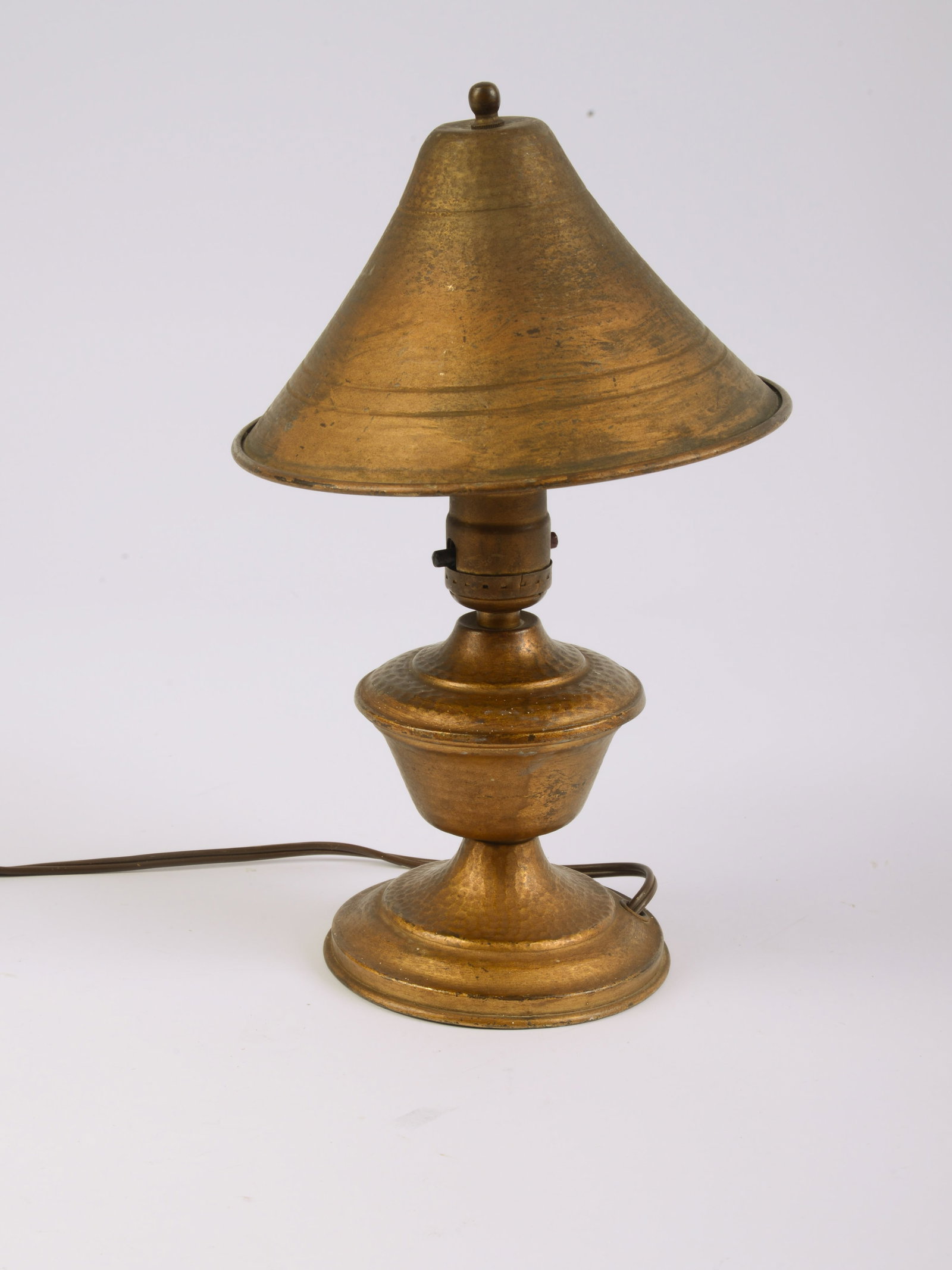 Hammered Copper Table Lamp. - 2