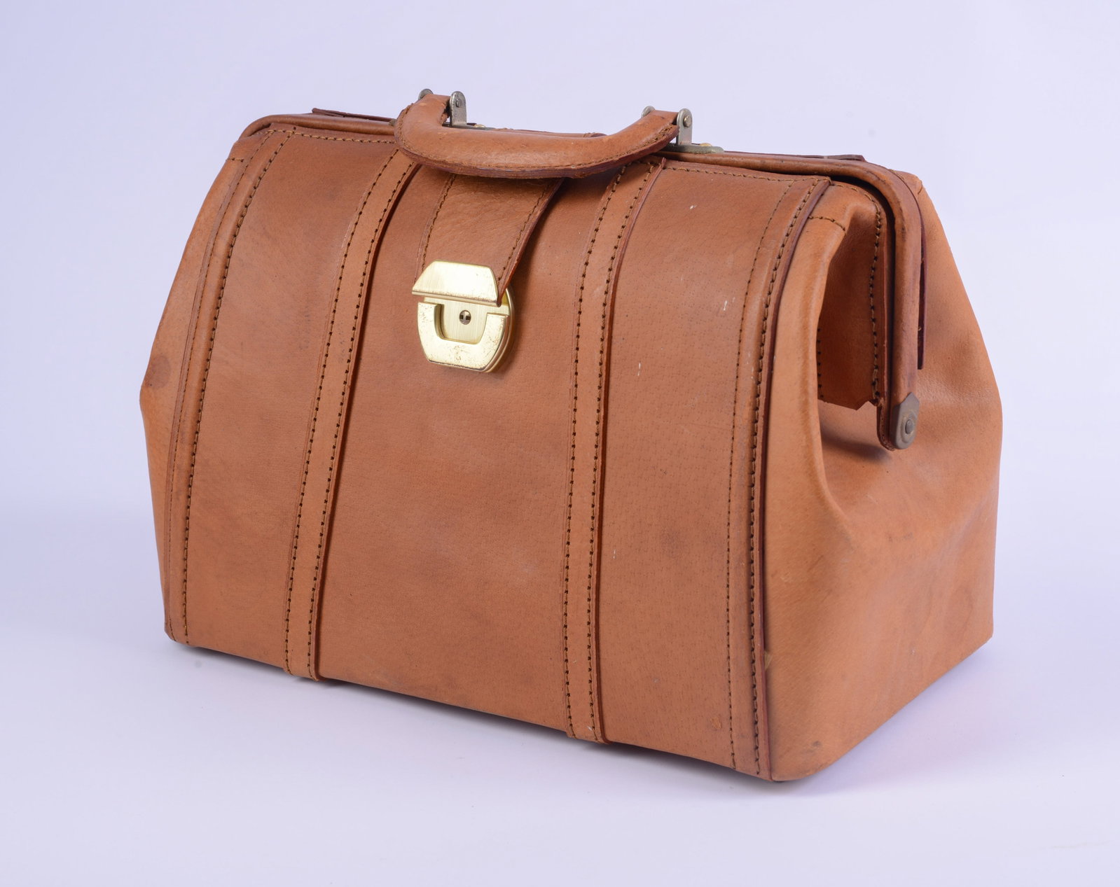 Mid Century Leather Doctor's Bag.: 9 x 12 x 6 inches.