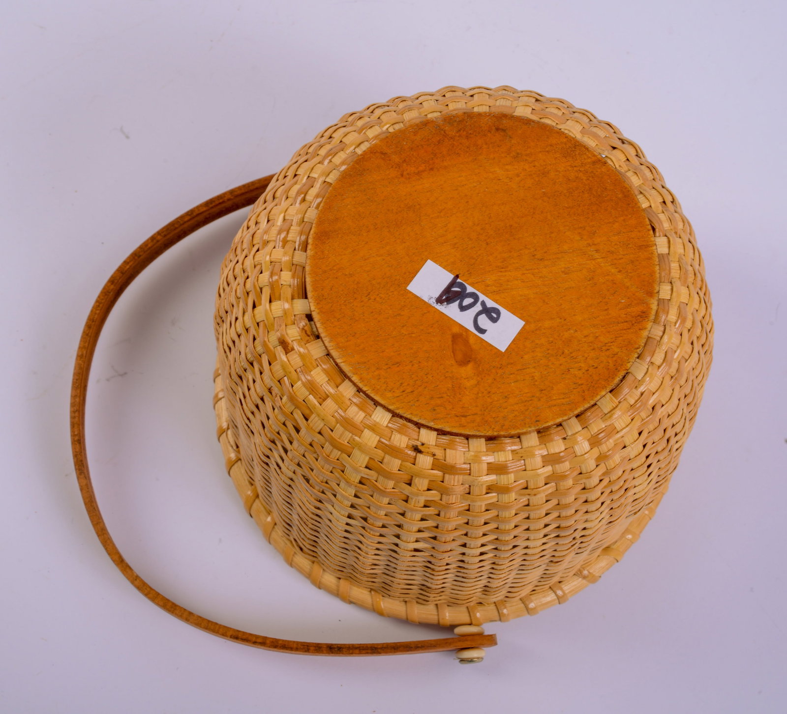 Nantucket Style Basket. - 4