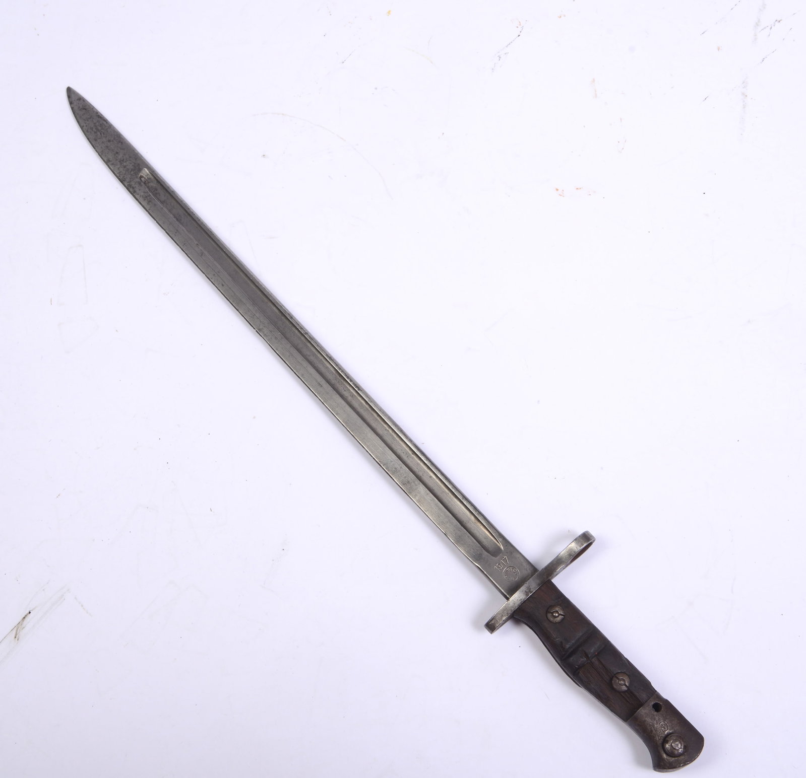 WWI Remington M1917 Bayonet.: Length 21.5 inches. Some losses to handle.