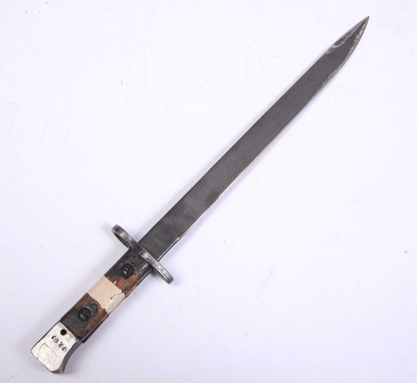 Indian WWII RFI Mark III bayonet.: Length 16 inches.