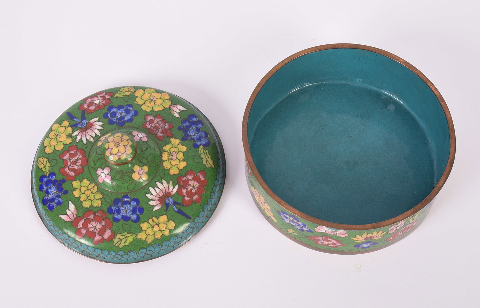 Chinese Cloissonne Box. - 3