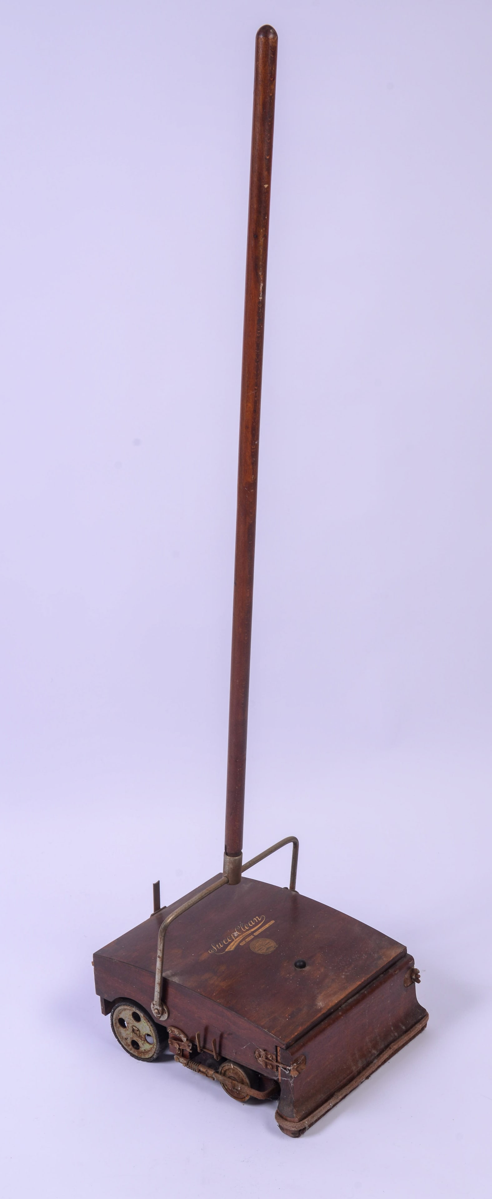 Sweep Clean Carpet Cleaner.: Does not appear to be functional.