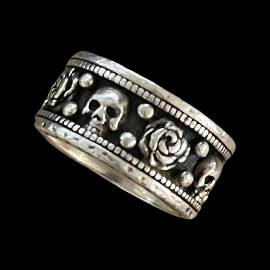 Clocks & Colors 925 Brimstone Skull Ring (1 of 4)