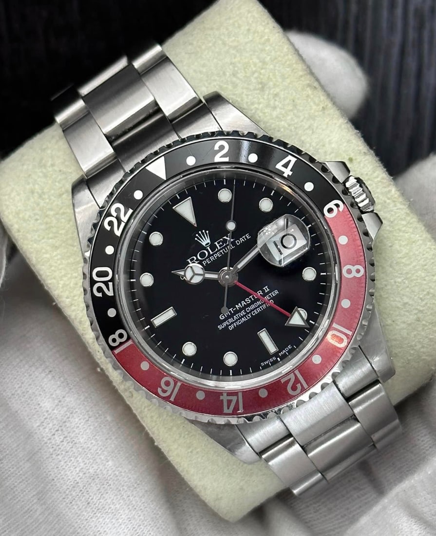 Rolex GMT MASTER II Coke on Oystersteel Comes with Box (1 of 1)