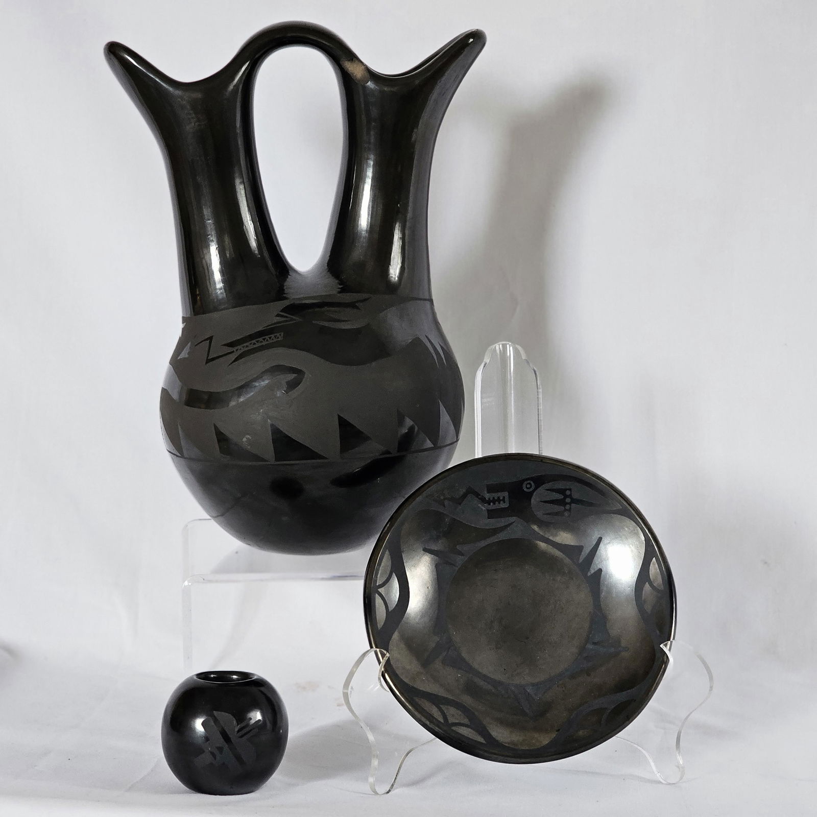 Group of Santa Clara pottery (1 of 12)