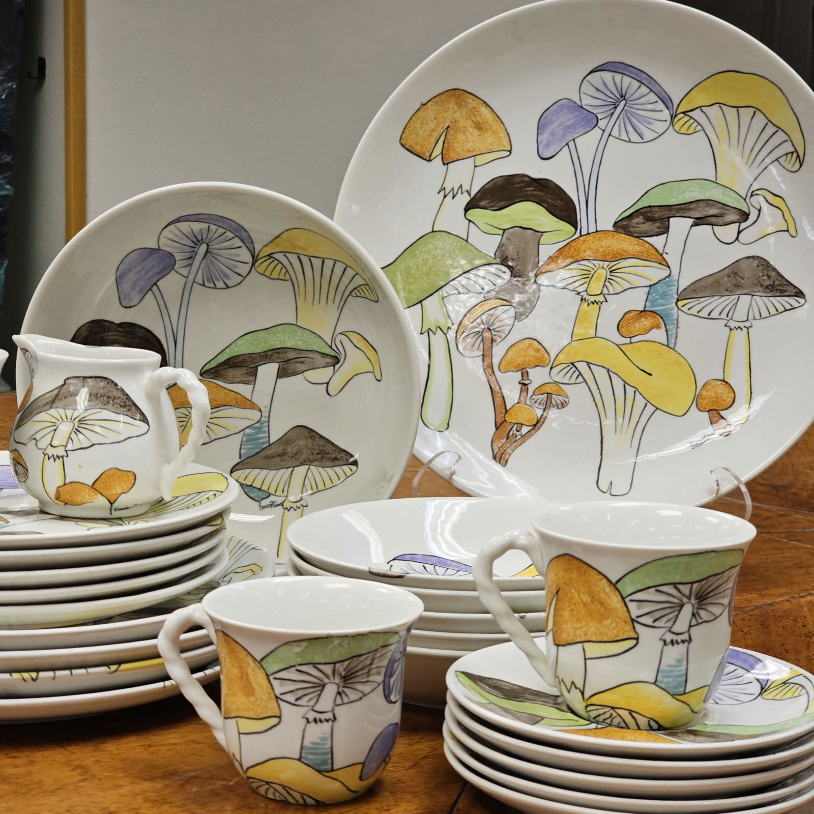 Ernestine Mushroom Dinnerware (1 of 6)