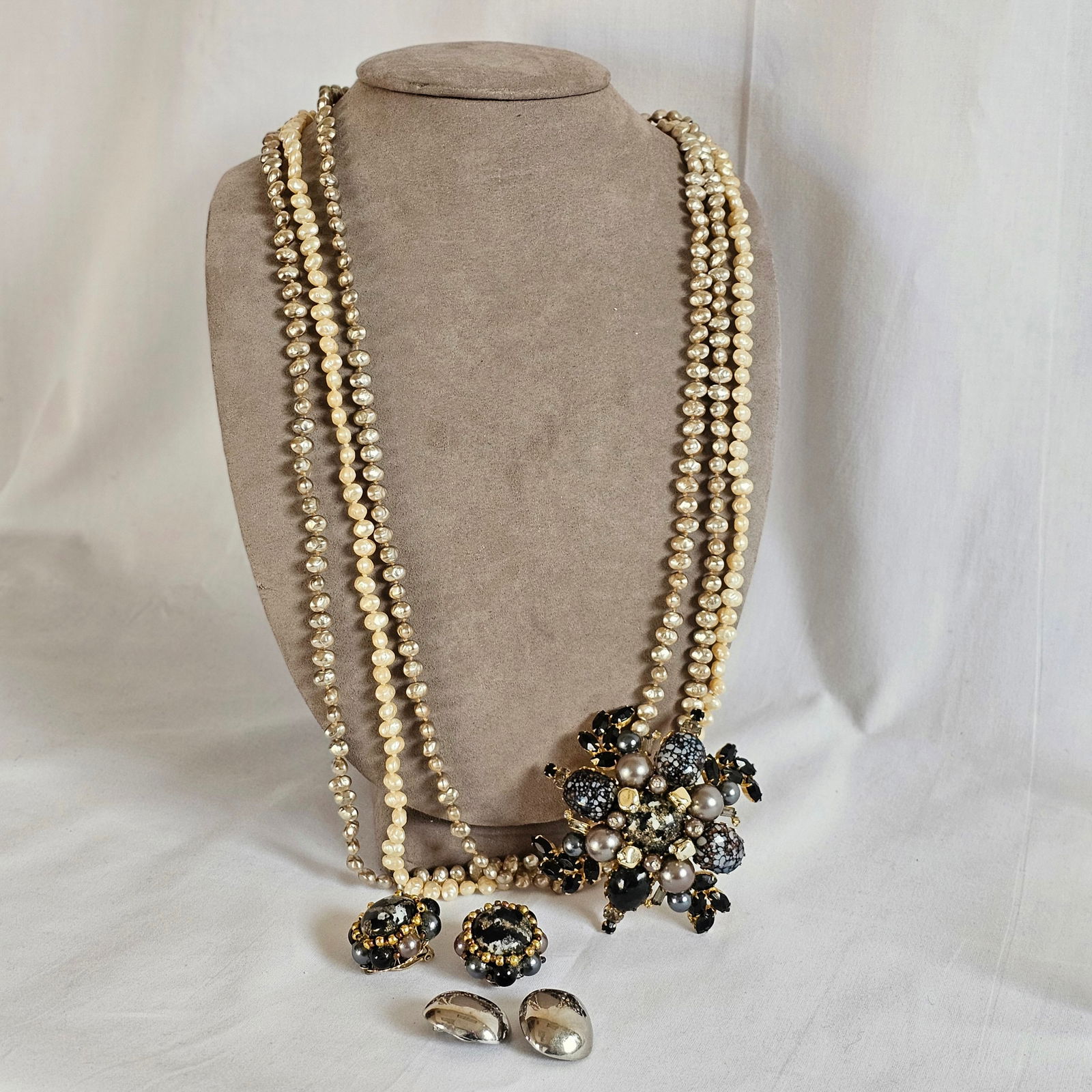 Les Bernard & Marvella Group (1 of 15)