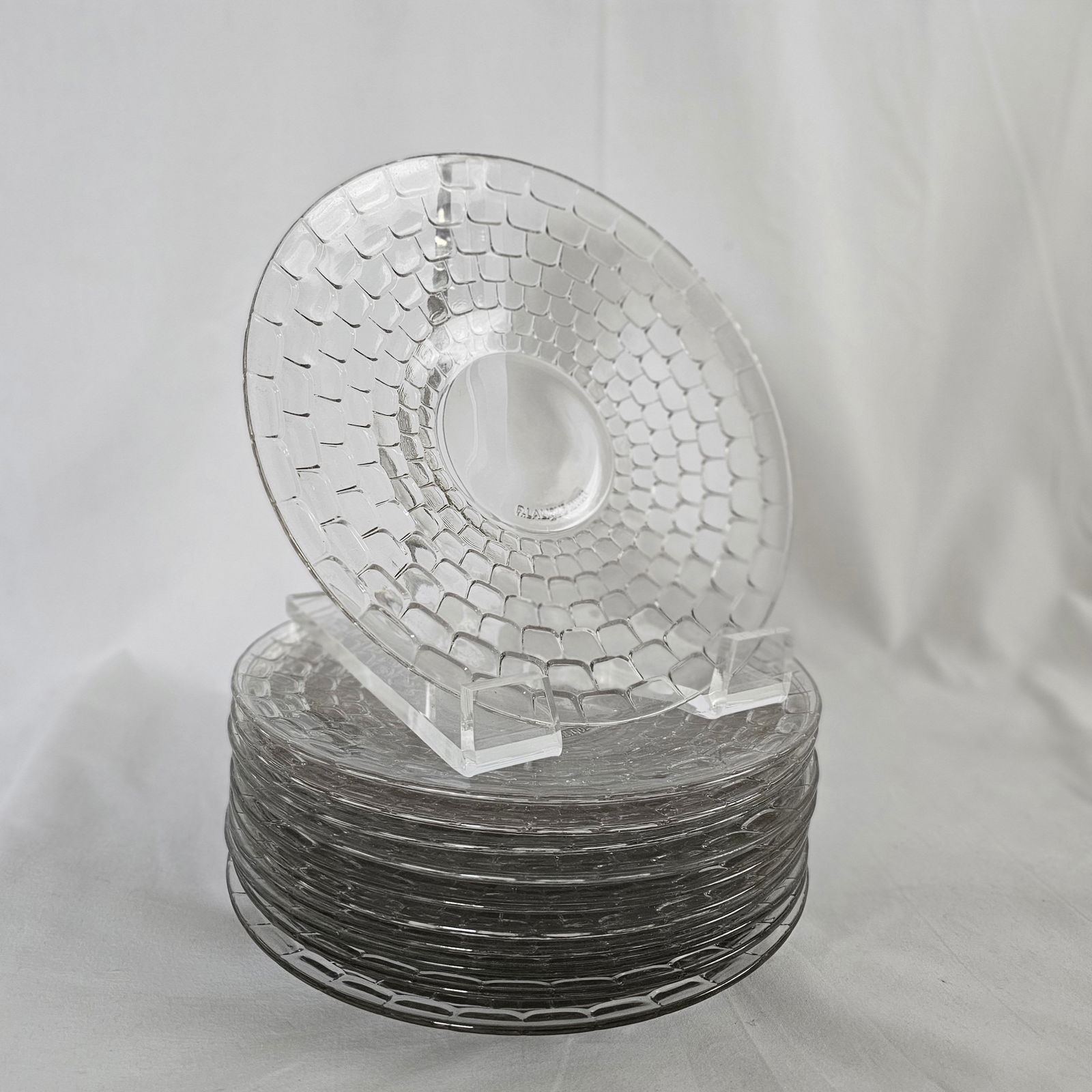 11 Lalique Ecailles Plates (1 of 7)