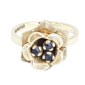 Sapphire, 14k Yellow Gold Flower Ring