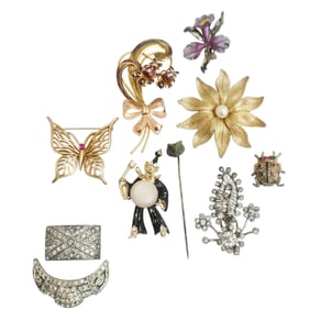 Lot of Vintage Brooches and Others, Includes Van Dell