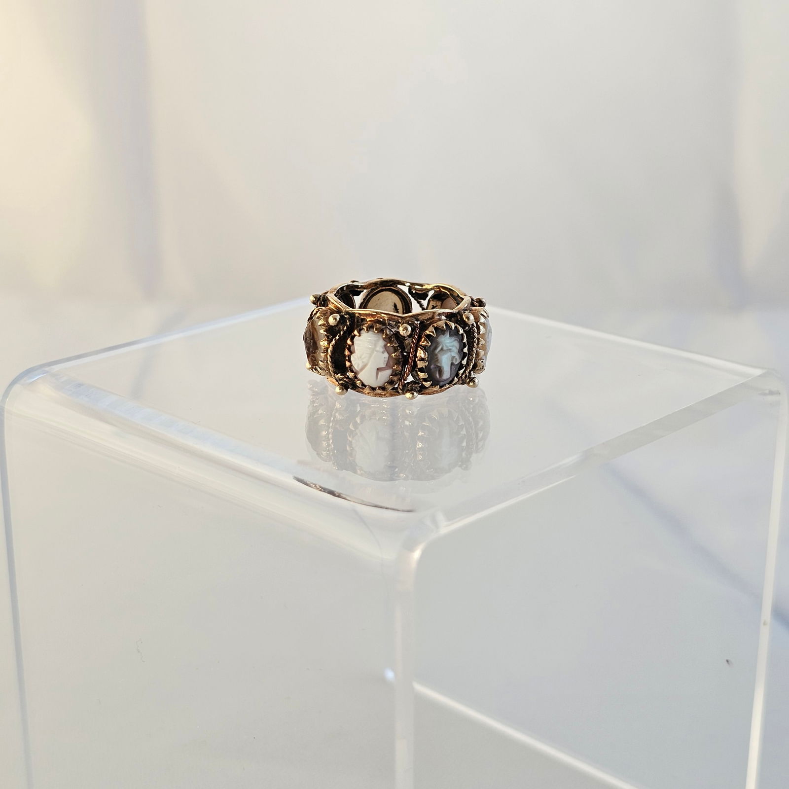 Cameo, 14k Yellow Gold Ring (1 of 4)