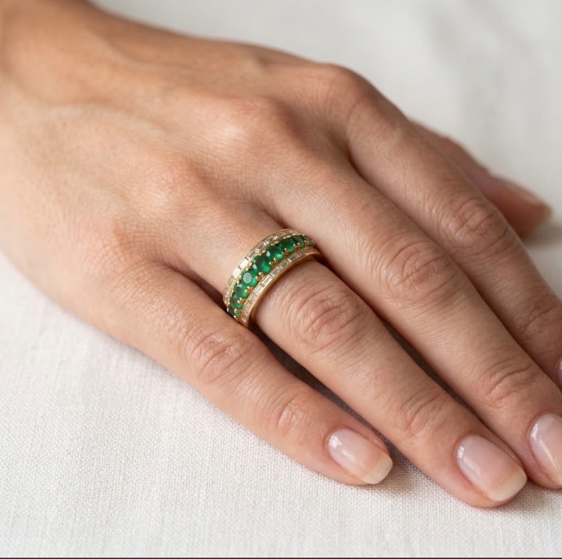 Emerald, Diamond, 18k Yellow Gold Ring - 7