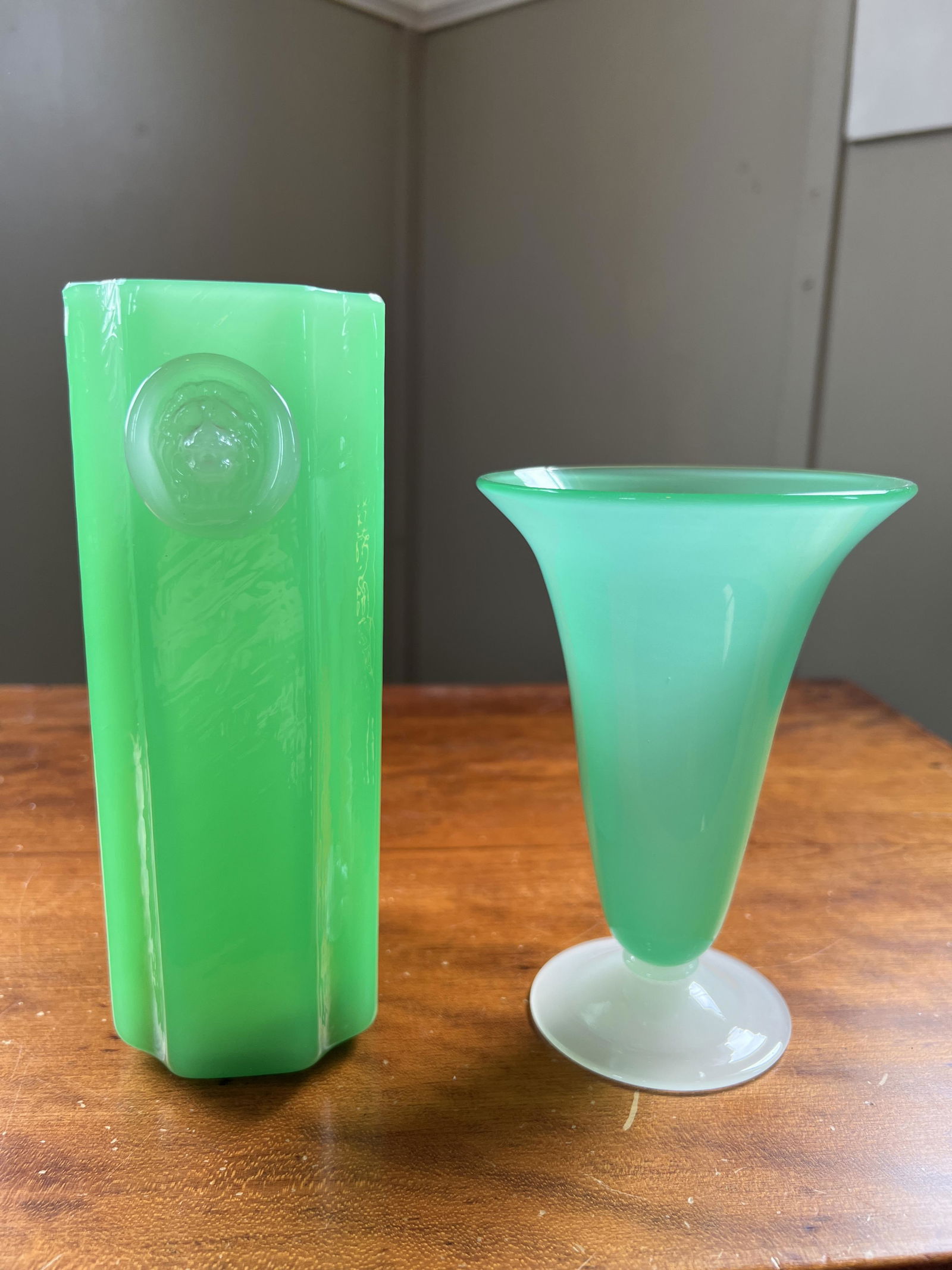 2 Steuben Green Jade and Alabaster Vases (1 of 15)