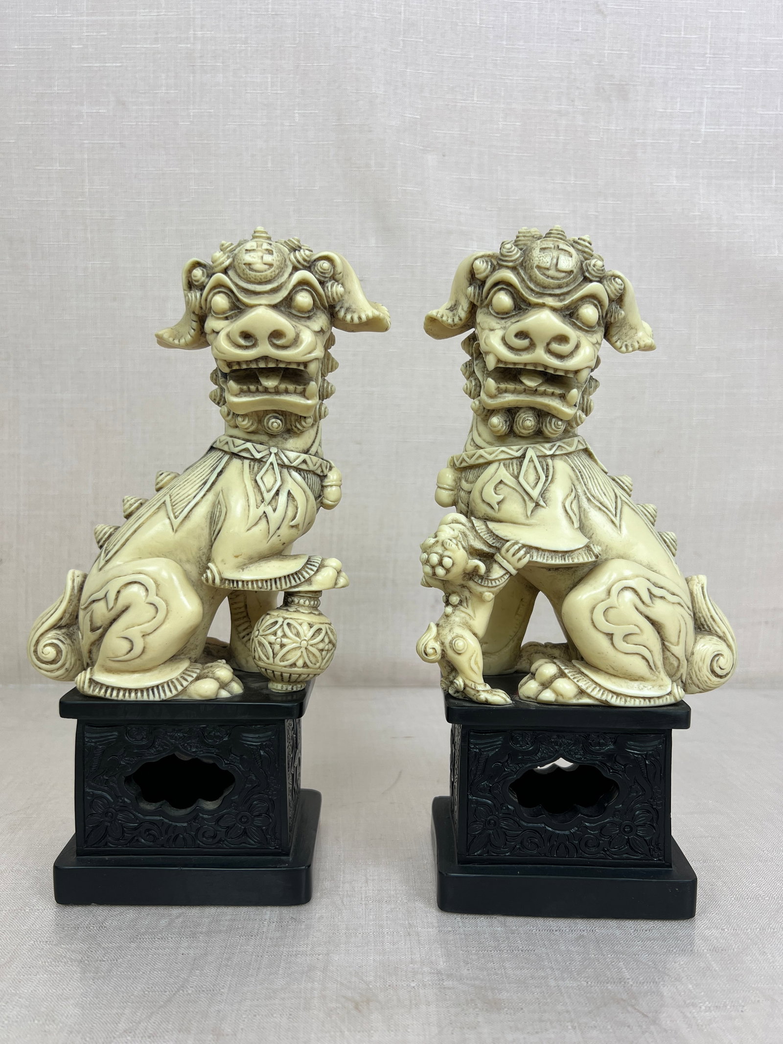 Chinese Carved Resin Foo Dogs: Nice condition, no chips or cracks. Ht: 10.5" max.