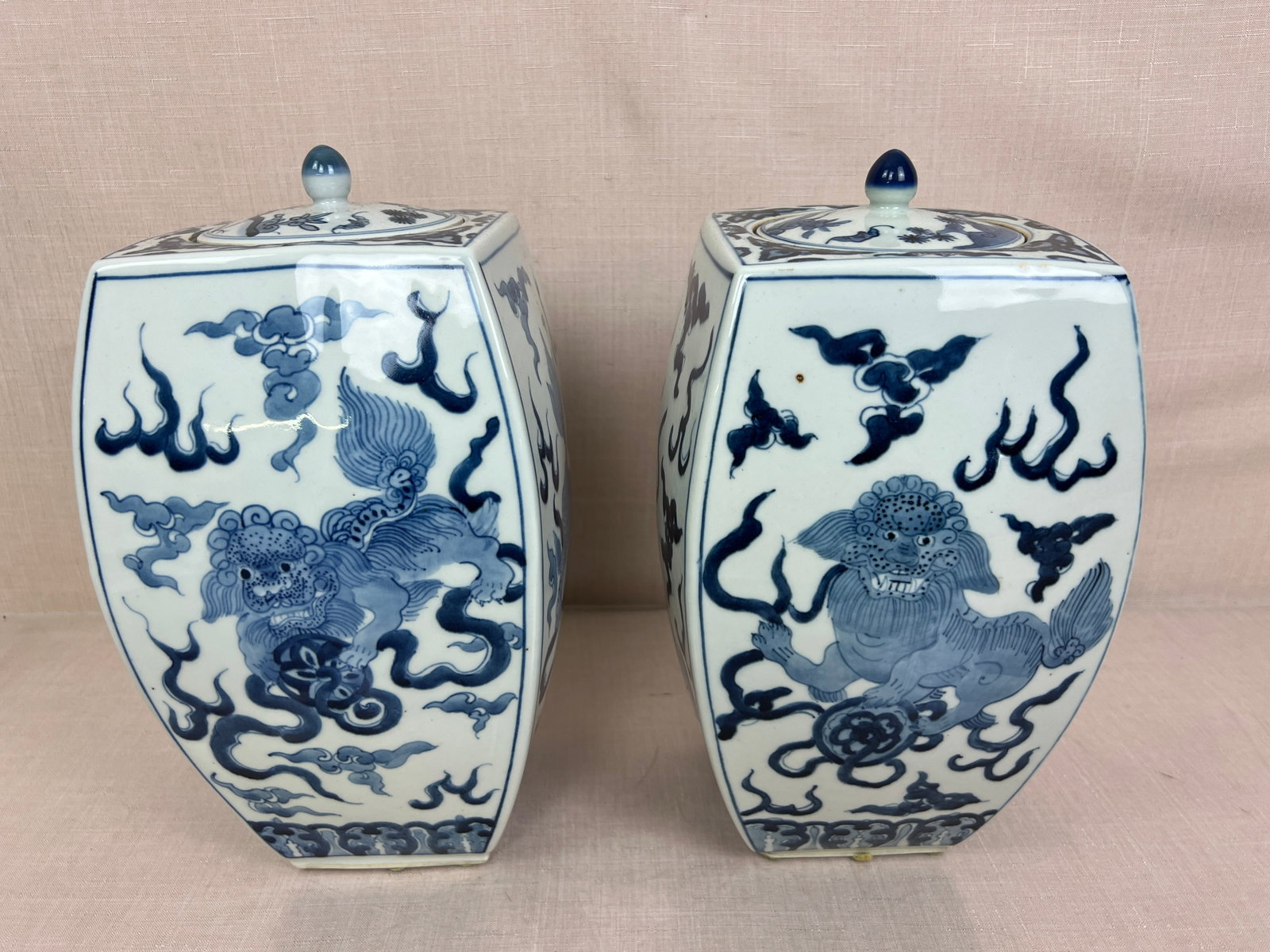 Chinese Porcelain Covered Urns: Some discoloration. No cracks or chips. Ht: 13" max.