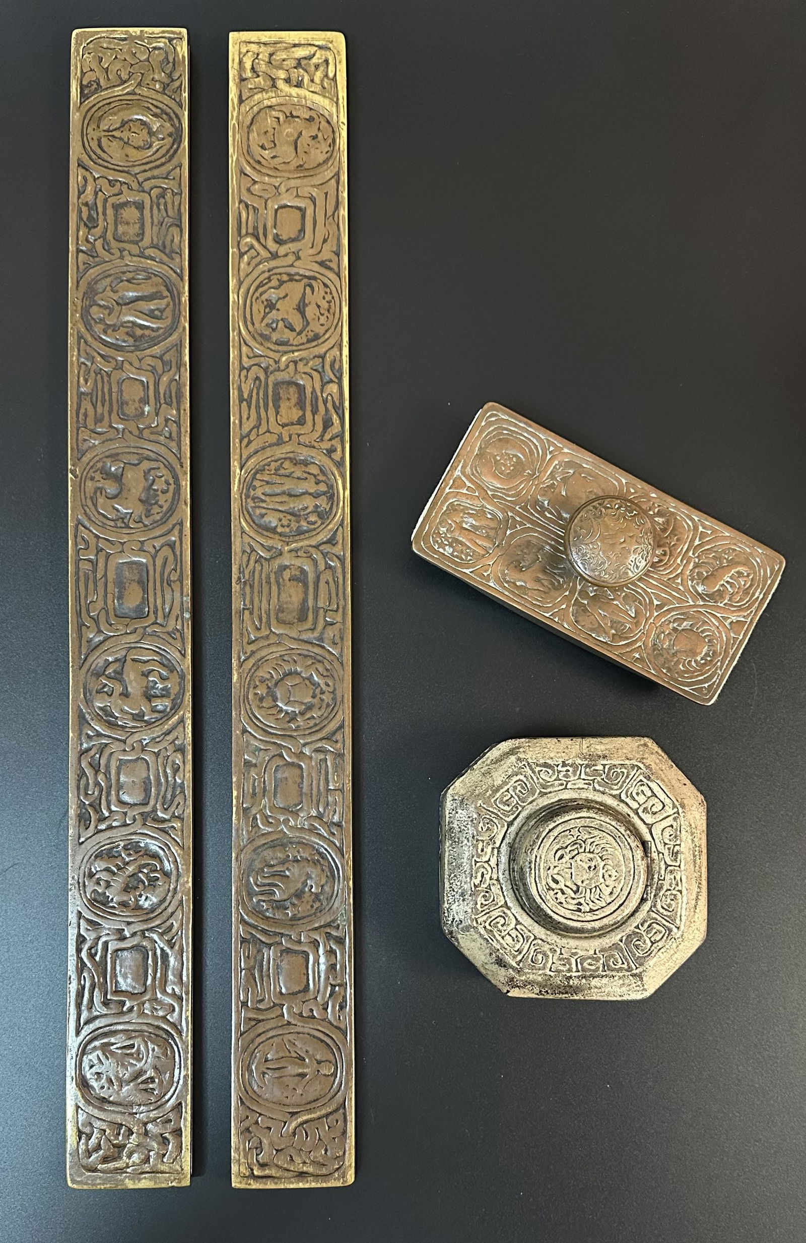 Tiffany Studios Bronze Zodiac Pattern Desk Set Blotters, Inkwell (1 of 10)