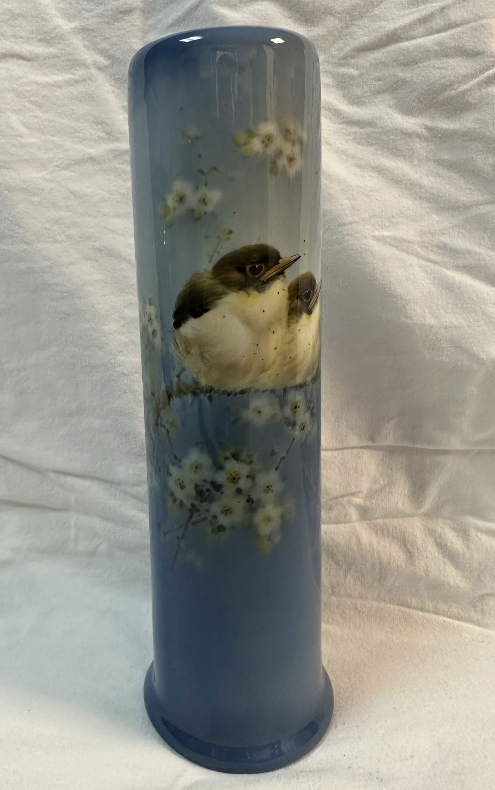 Royal Doulton Titanian Vase with Young Warblers: Royal Doulton Titanian slim tall vase with a pair of young warblers depicted and signed by Harry Allen circa 1915.