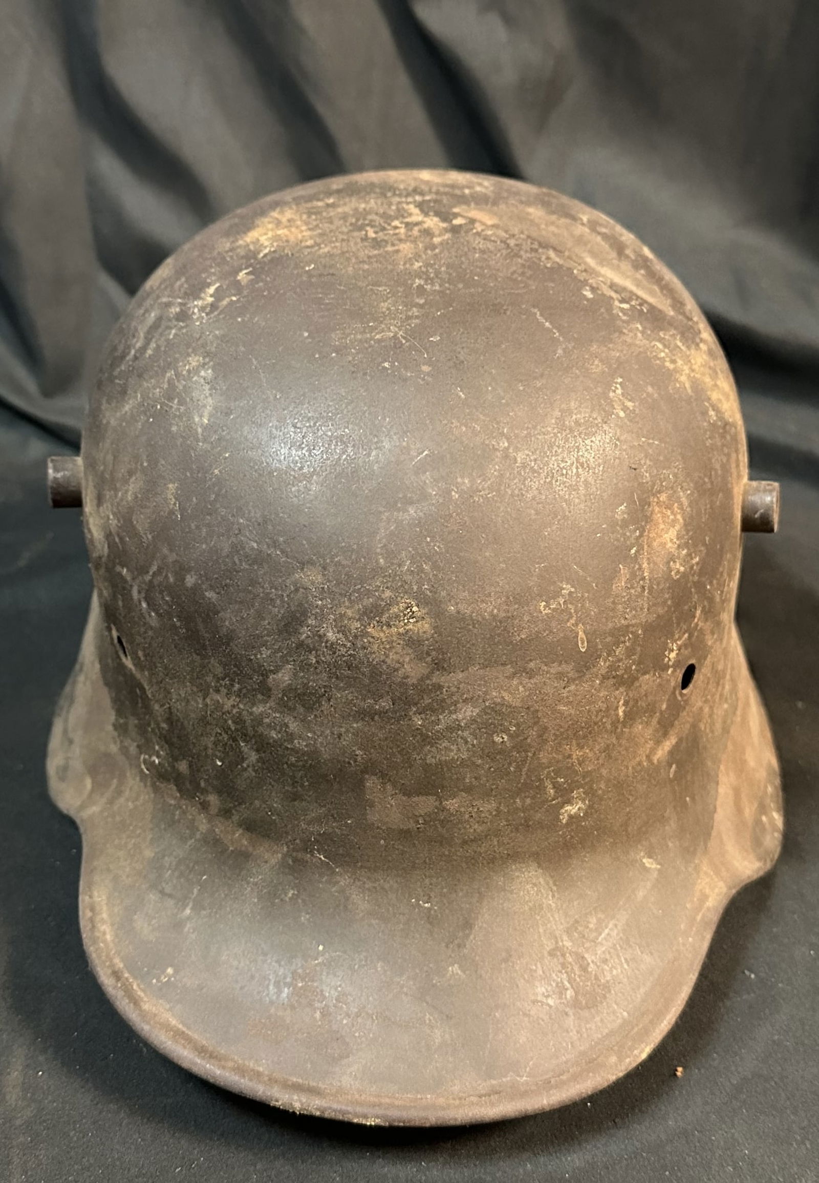 German WWI M1916 Helmet (1 of 6)
