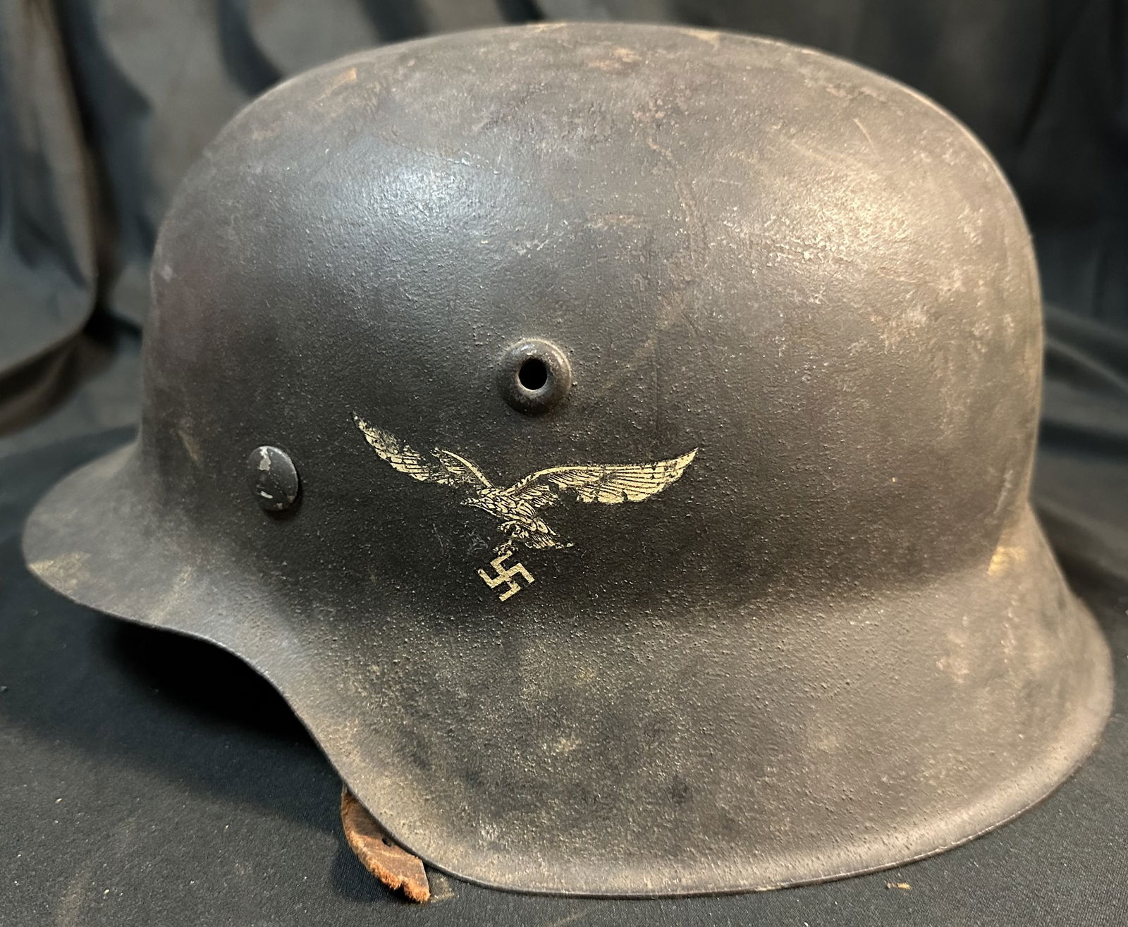German M40 WWII Luftwaffe Helmet (1 of 6)