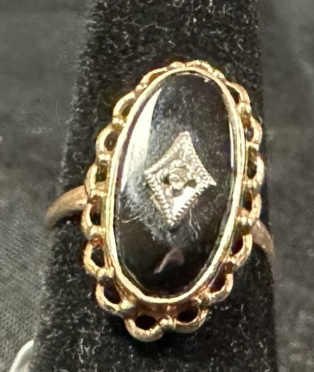 12k Yellow Gold Ring with Diamond set in Onyx (1 of 4)