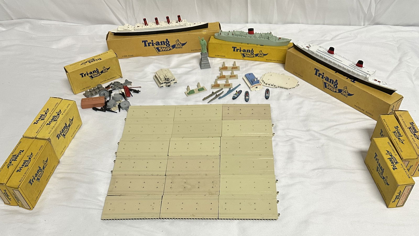 Tri-ang Minic Ship Models Group 1 (1 of 9)