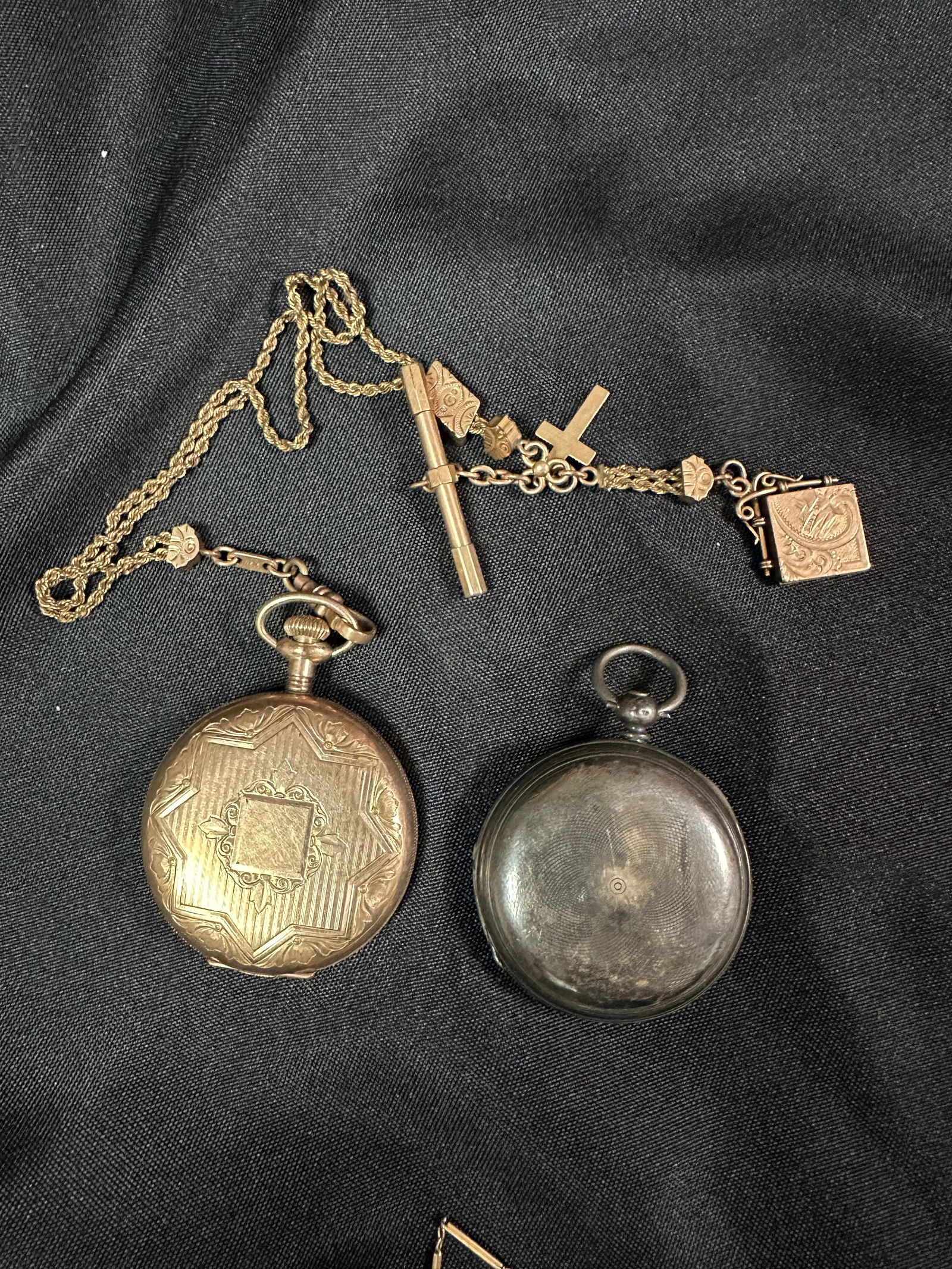 2 Pocket Watches 21 Jewels & Silver w/ Chains (1 of 8)
