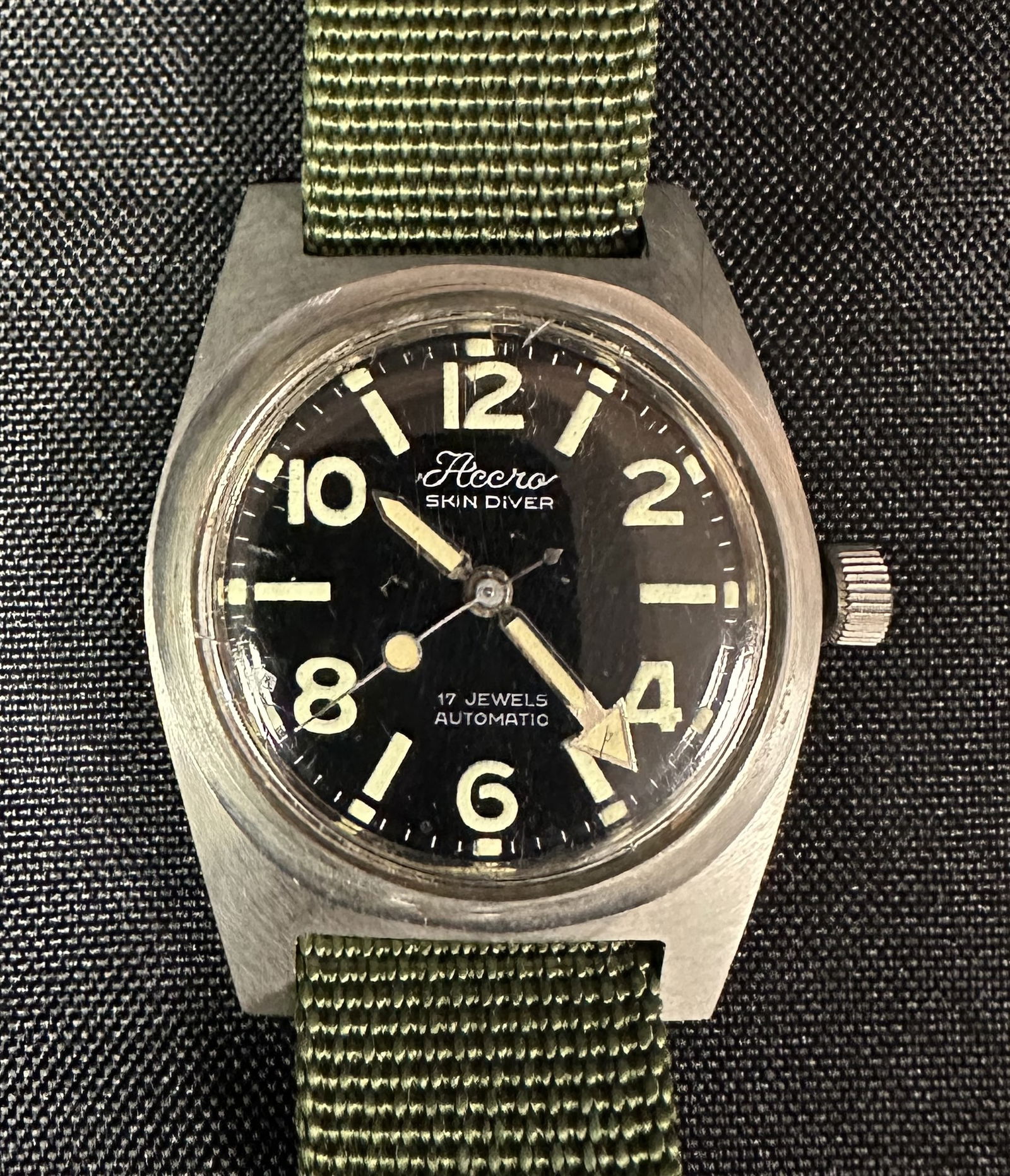 Accro Skin Diver Automatic Watch (1 of 3)