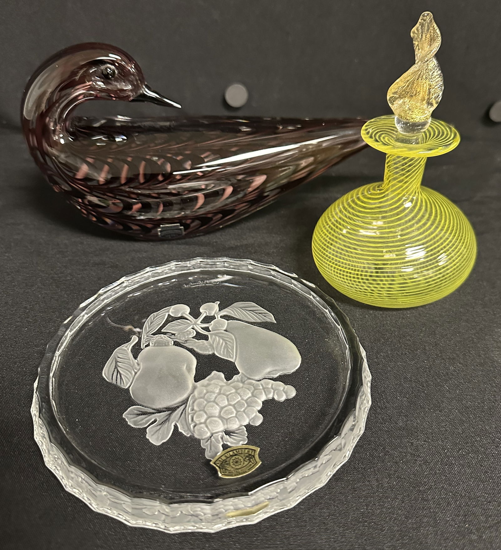 Lot of 3 Art Glass Pieces Murano St Lambert: Three vintage art glass pieces including a Vintage Gino CENEDESE MURANO Glass Dove | Bird Sculpture. an Italian Venini-style yellow swirl glass perfume bottle and a Val St. Lambert Crystal 'Brussels'
