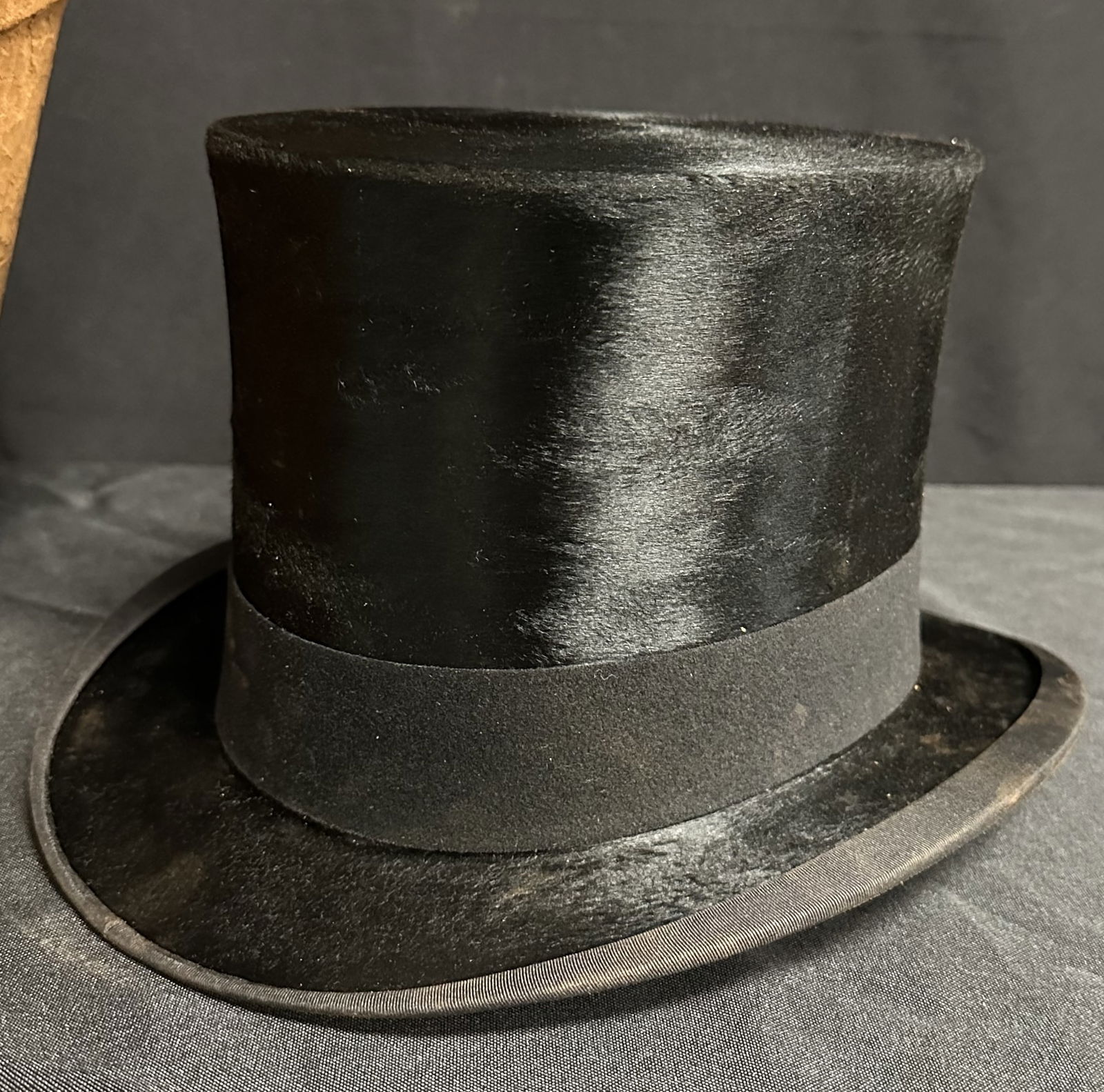Antique Fur Top Hat and Leather Box (1 of 8)