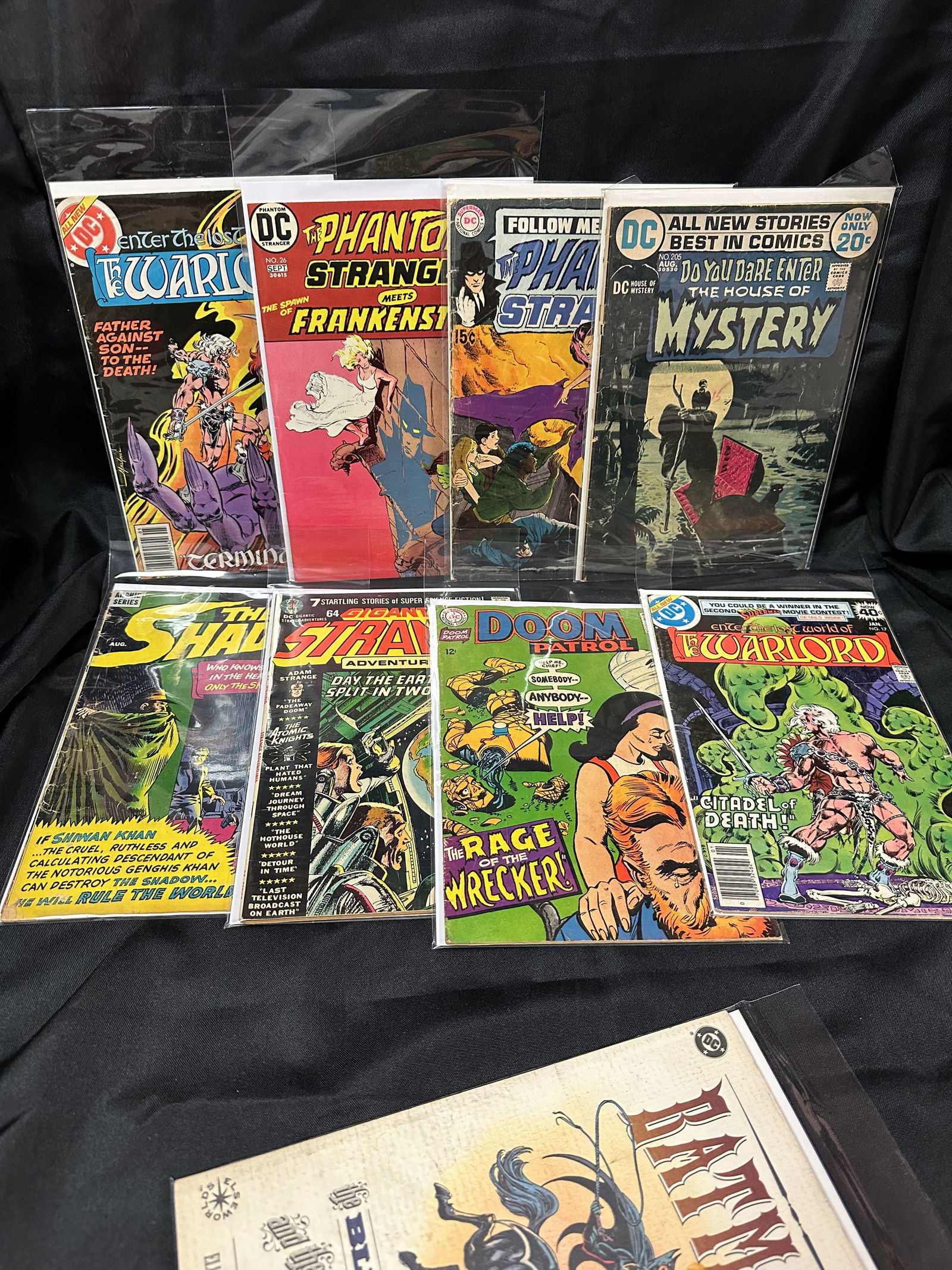 Nine Assorted DC Comic Books (1 of 6)