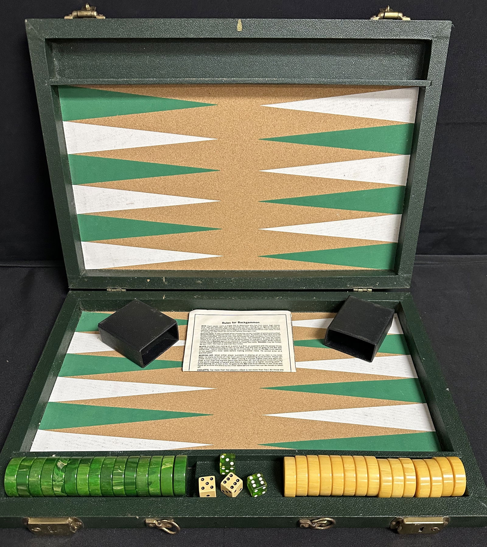 Vintage Green and Butterscotch Bakelite Backgammon Set Cork Board (1 of 5)