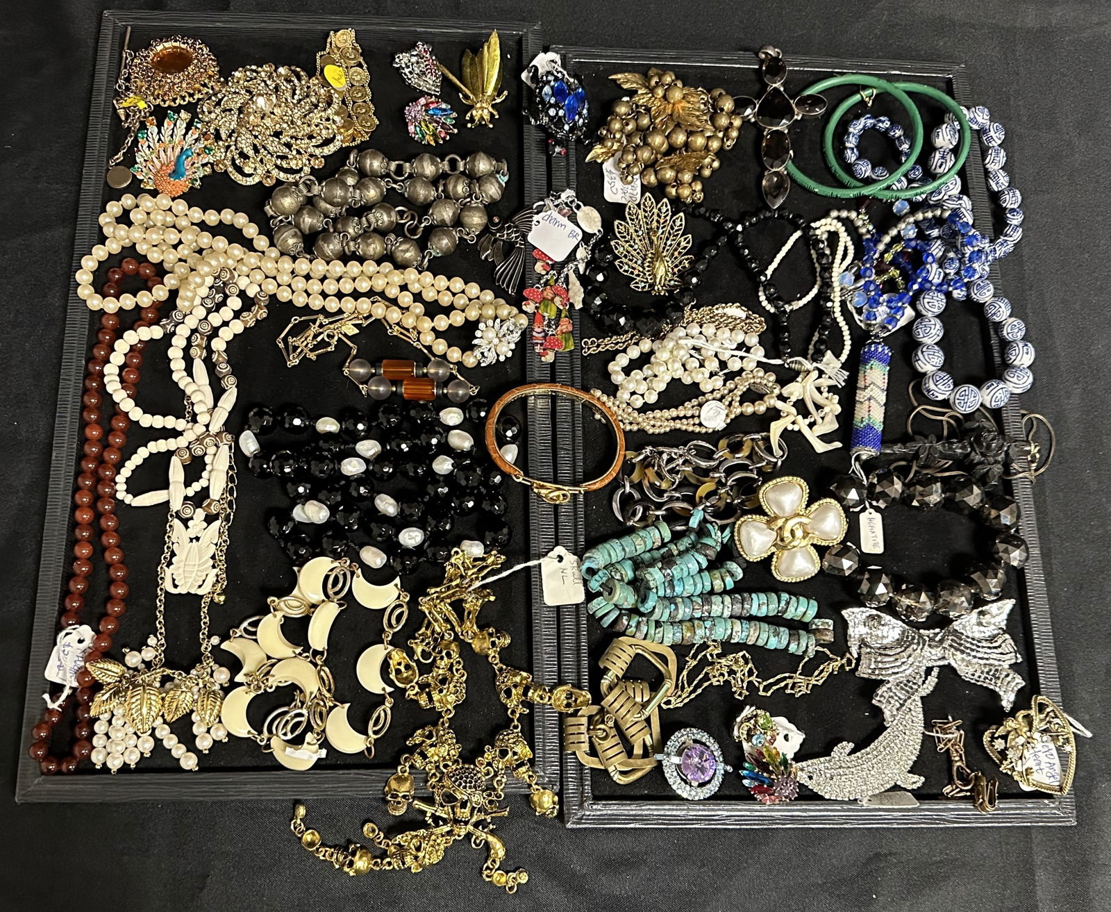 Costume Jewelry Lot Necklaces and Bracelets (1 of 8)