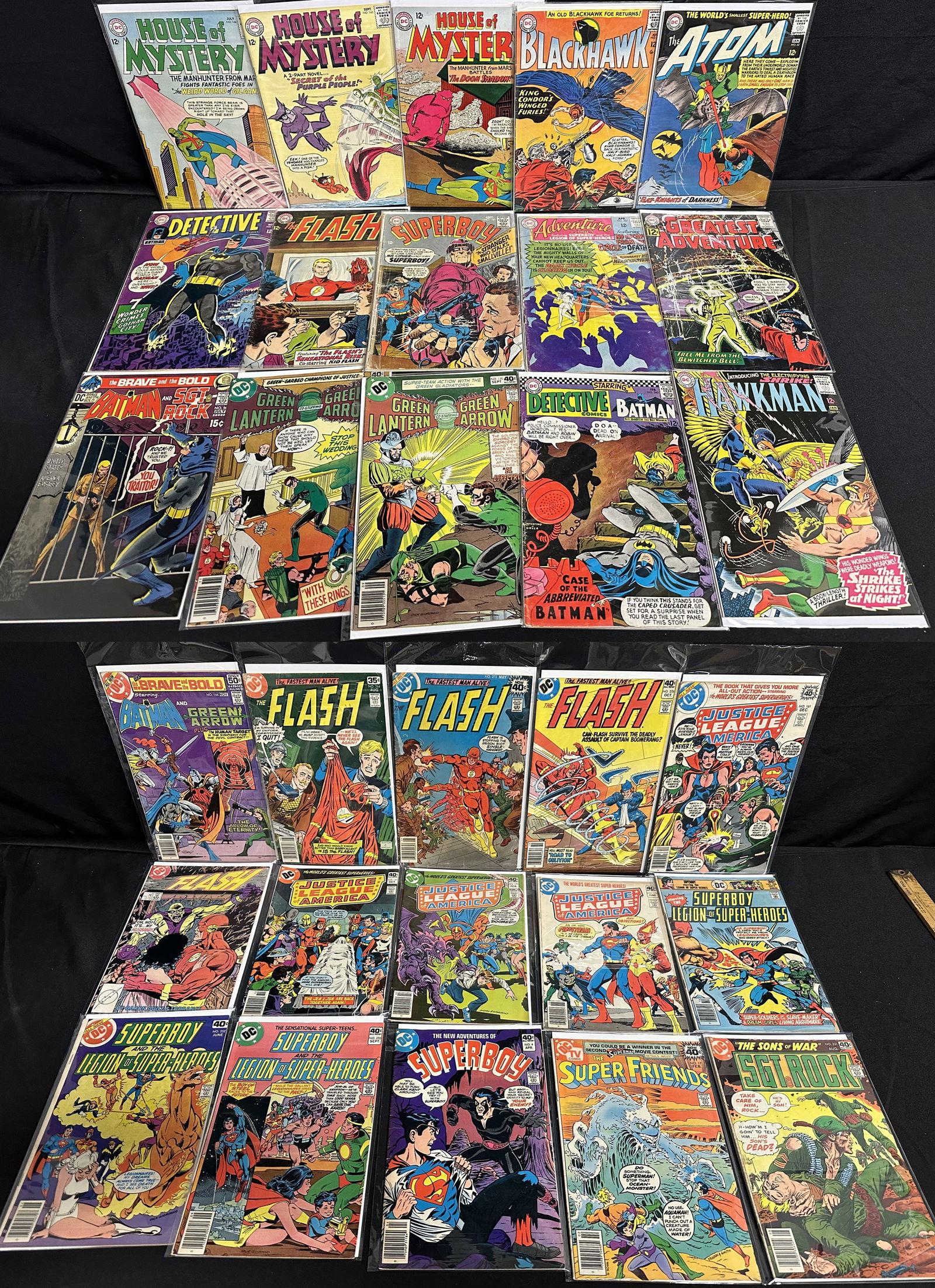 DC Comics - Lot of 30 Comics with 12c Comics (1 of 11)