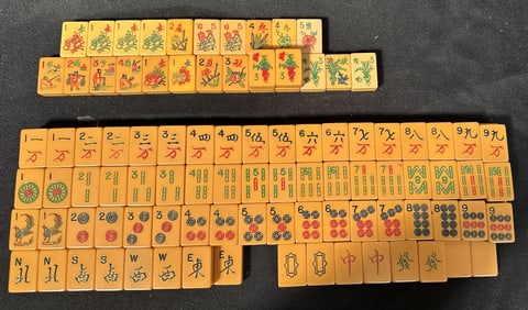 Vintage Bakelite Mah Jongg Set 163 Tiles - Case is Damaged